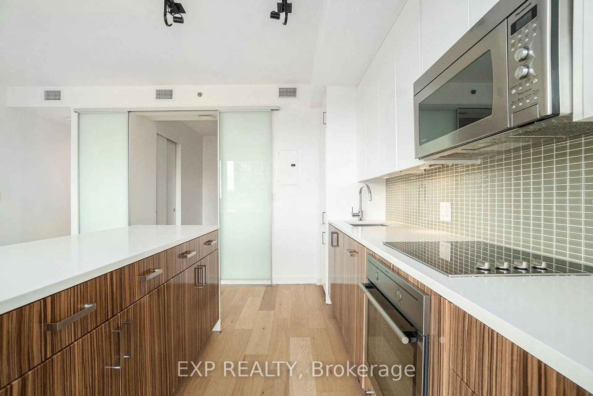 300 Lisgar Street, #707