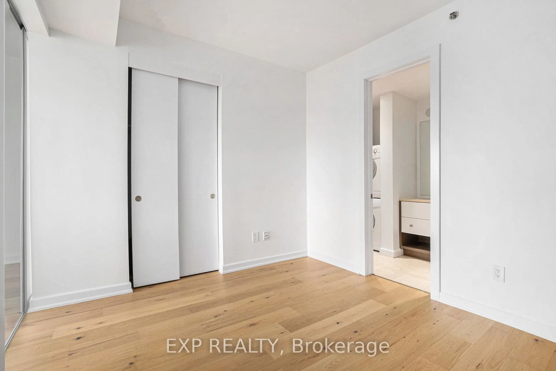 300 Lisgar Street, #707