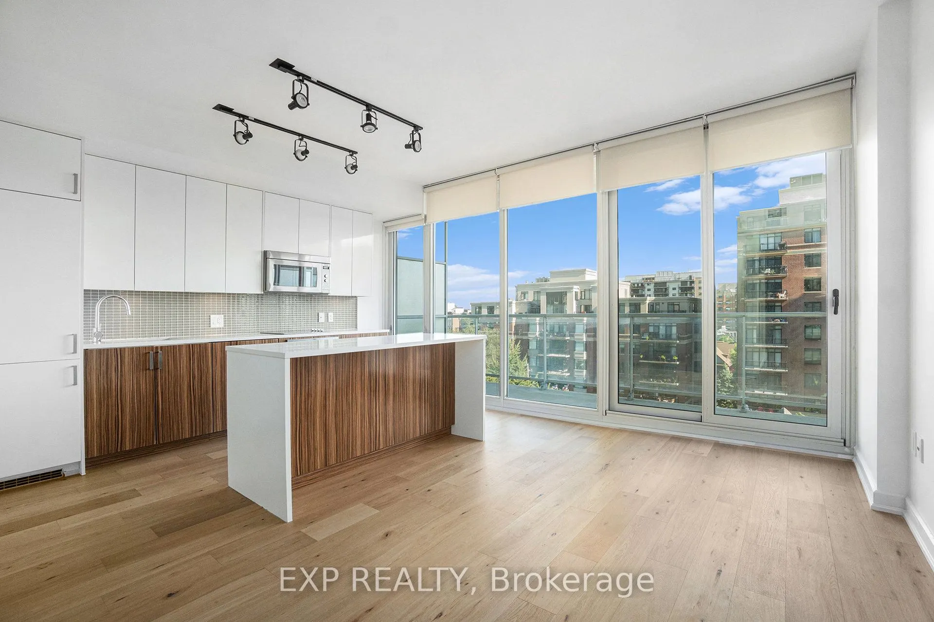 300 Lisgar Street, #707