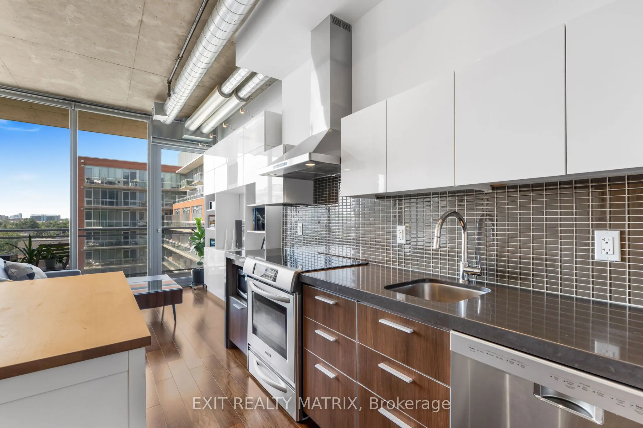 340 Mcleod Street, #749