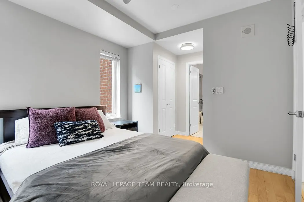 570 Laurier Avenue W, #701