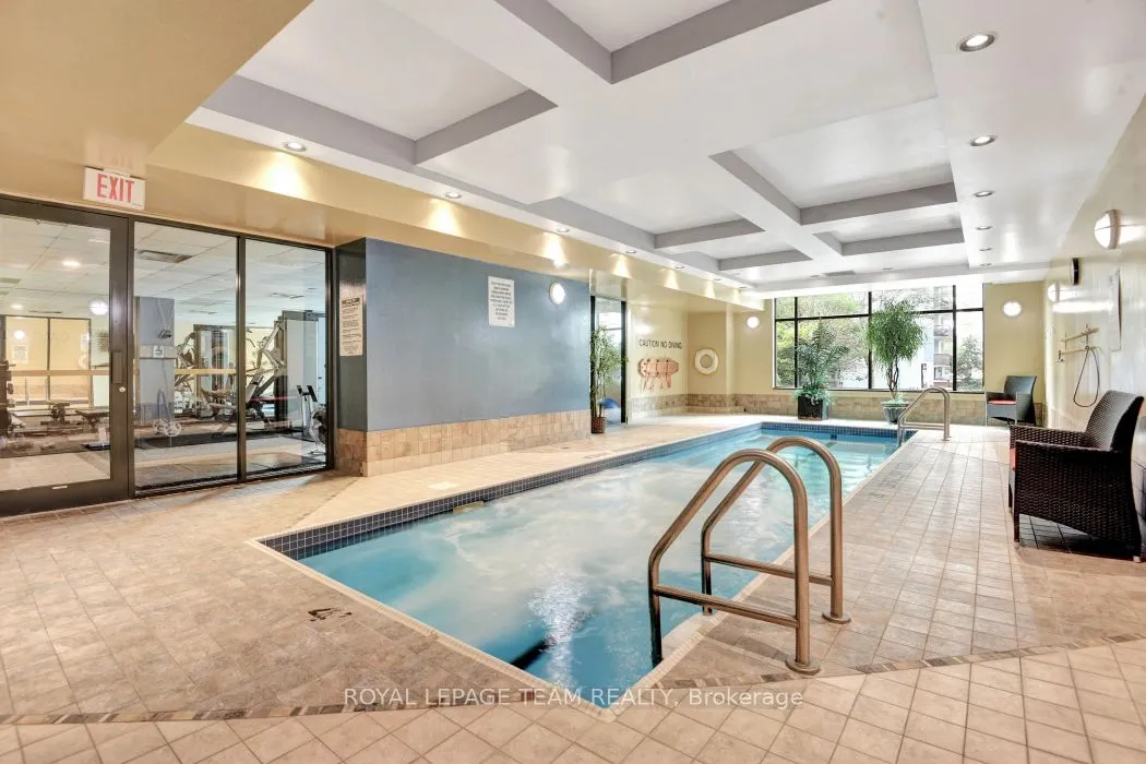 570 Laurier Avenue W, #701