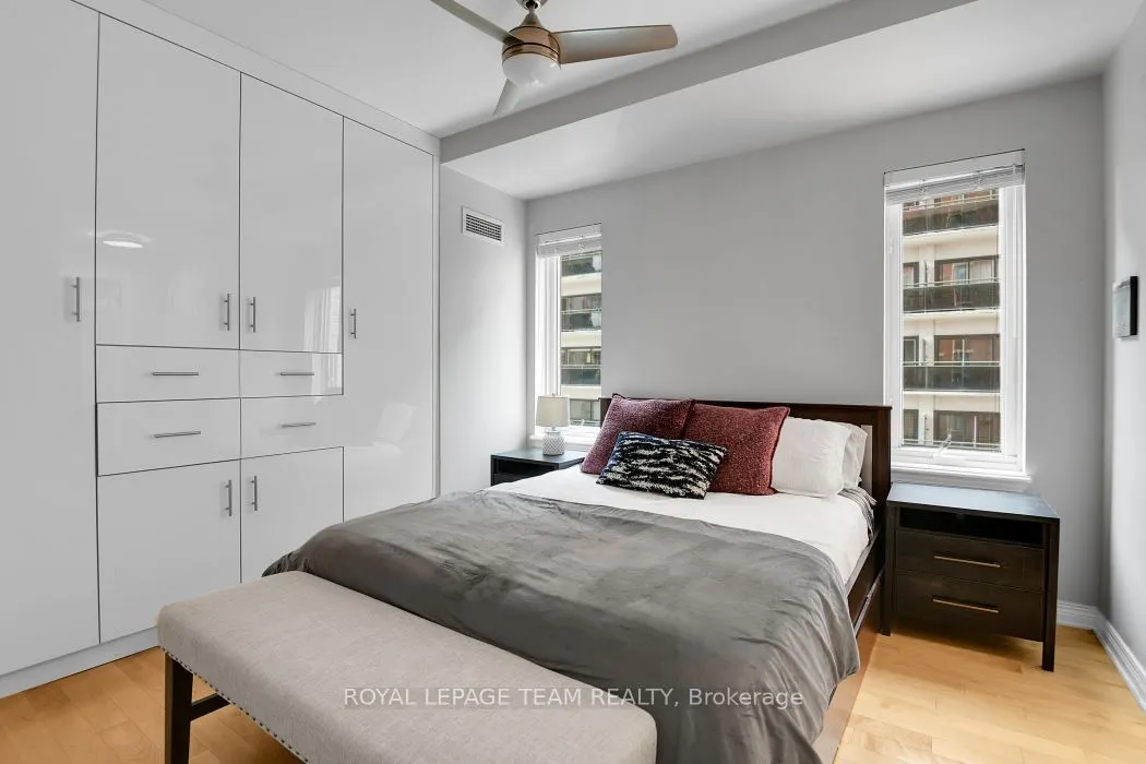 570 Laurier Avenue W, #701