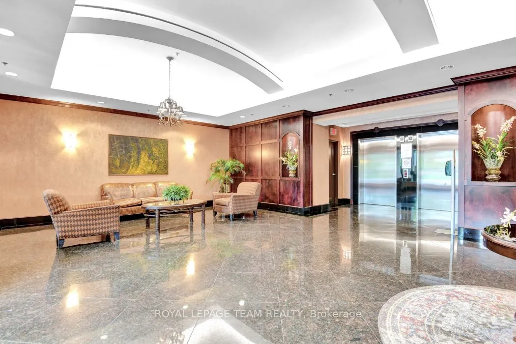 570 Laurier Avenue W, #701