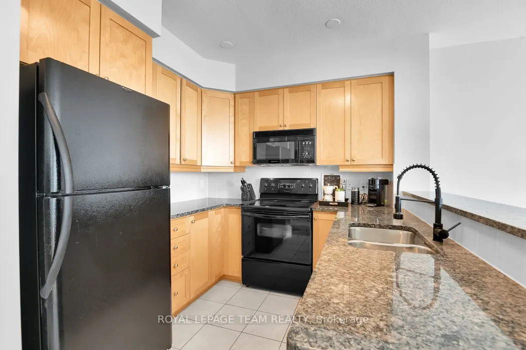 570 Laurier Avenue W, #701