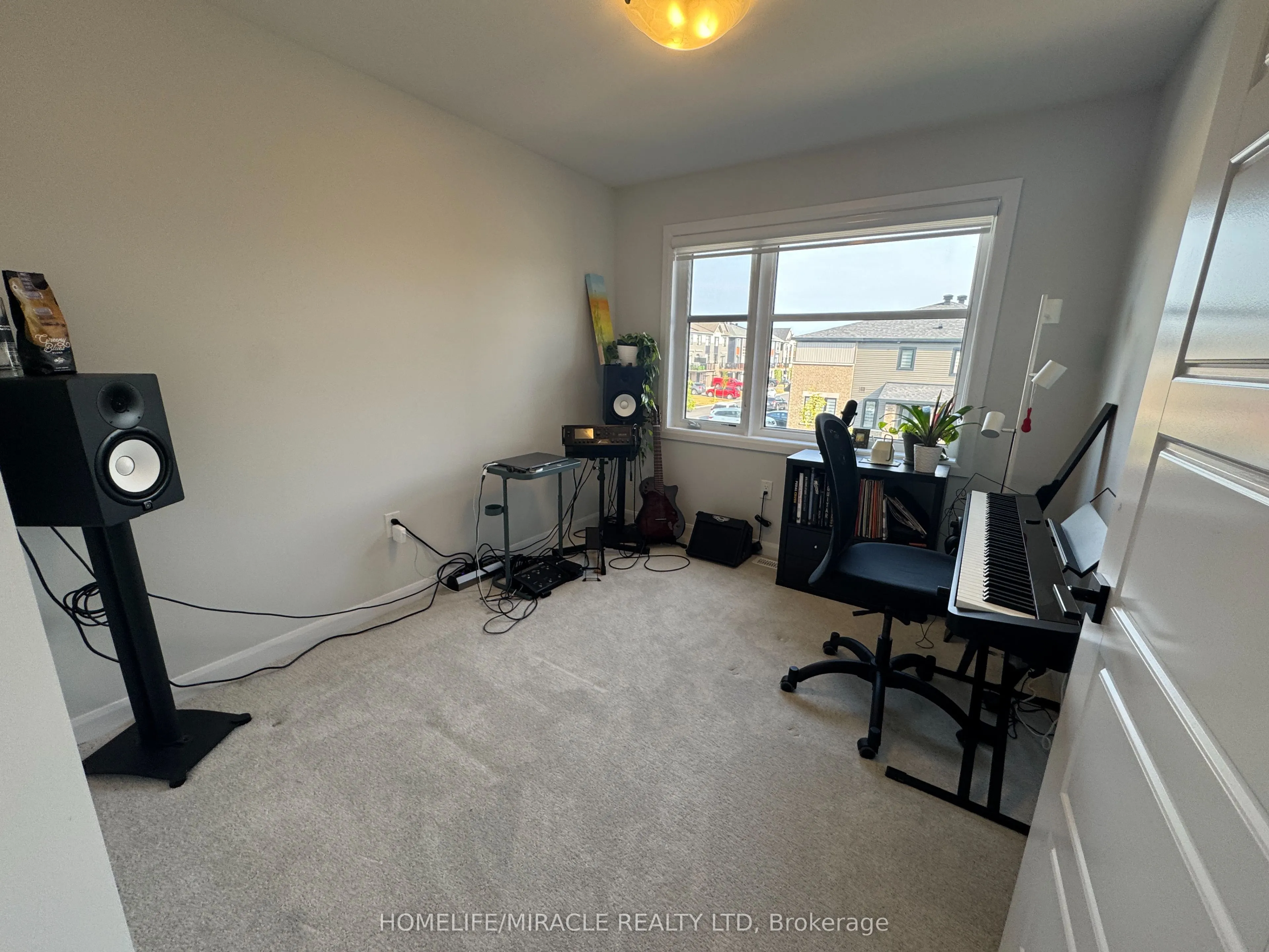 233 Elsie Macgill Walk