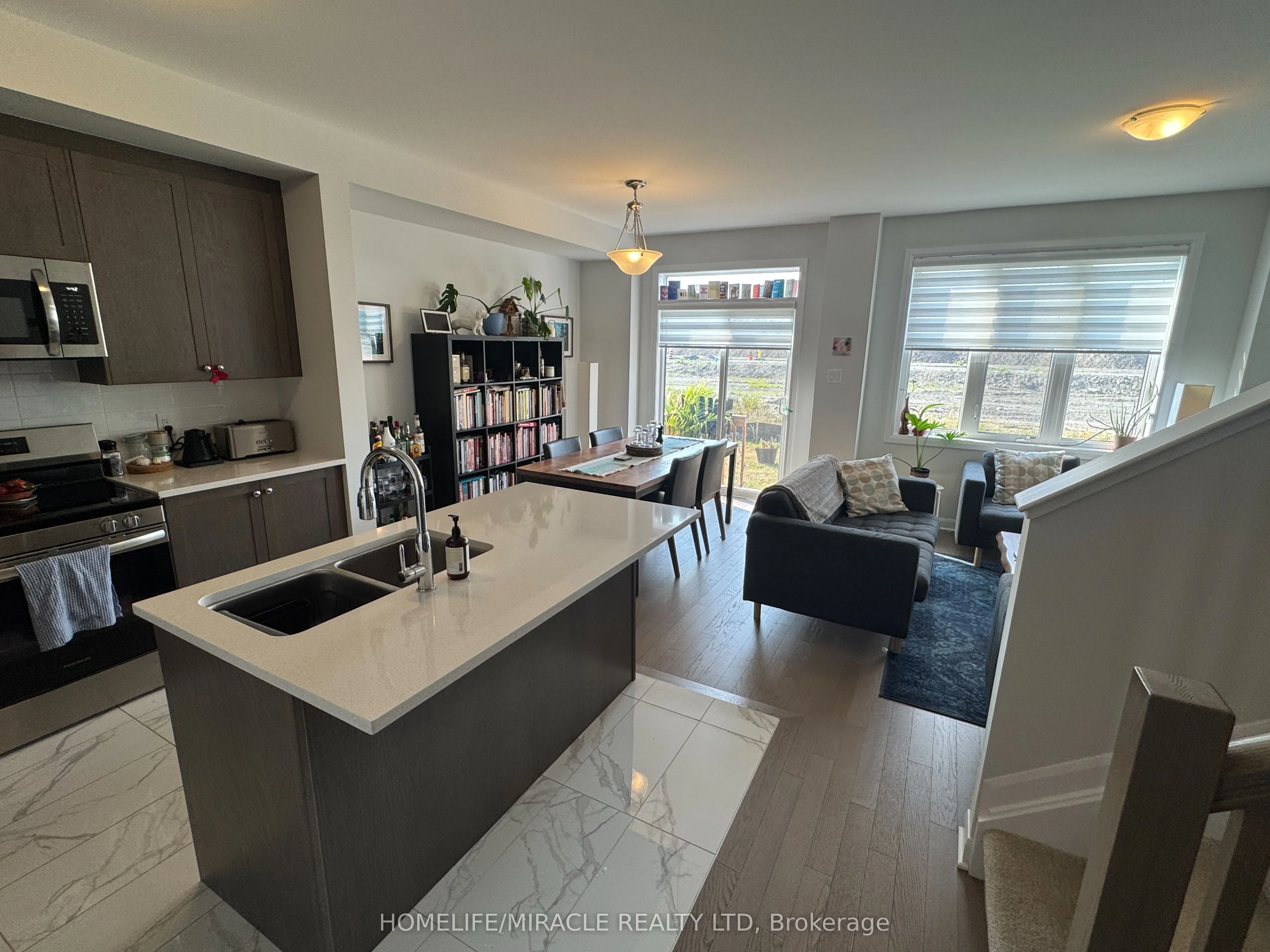 233 Elsie Macgill Walk