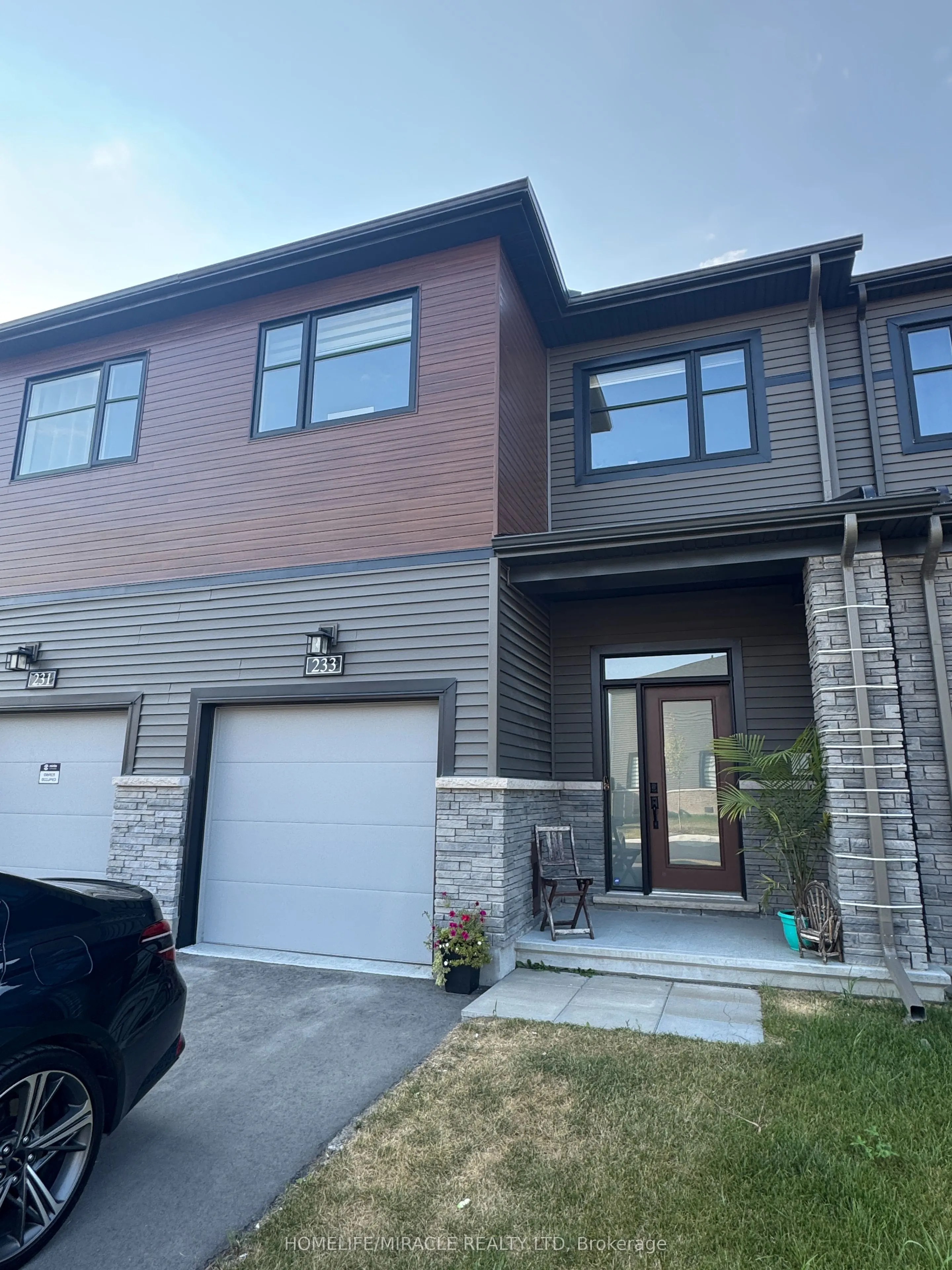 233 Elsie Macgill Walk