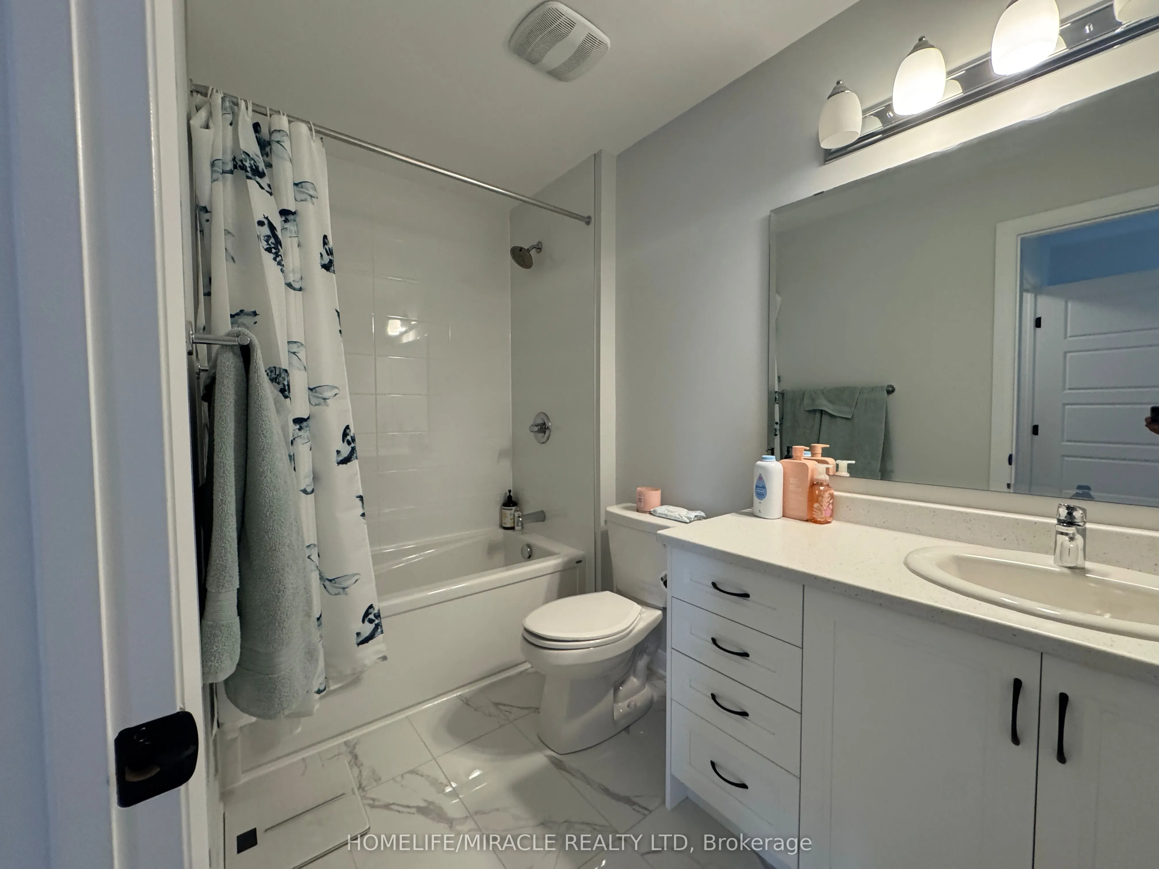 233 Elsie Macgill Walk