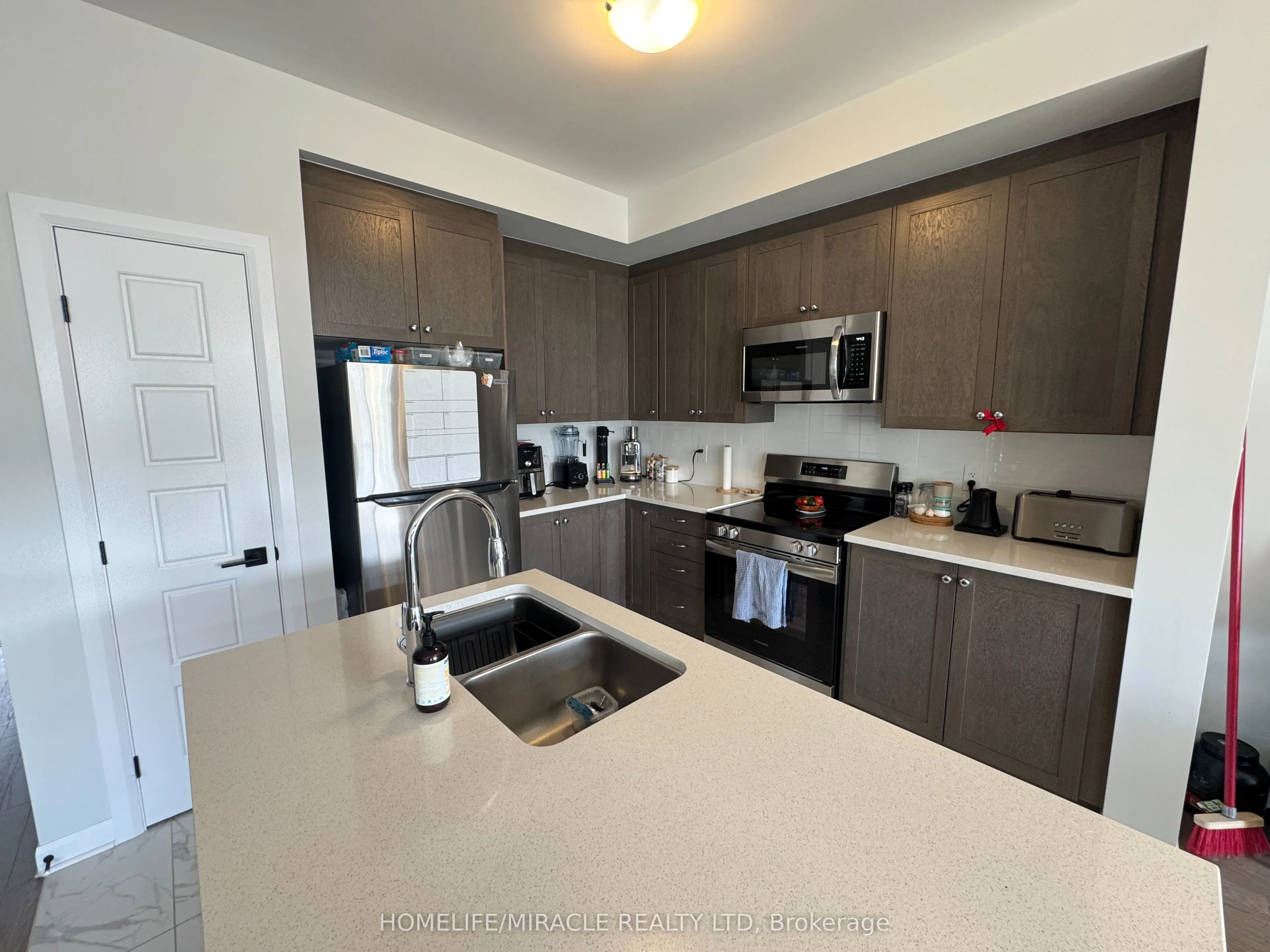 233 Elsie Macgill Walk