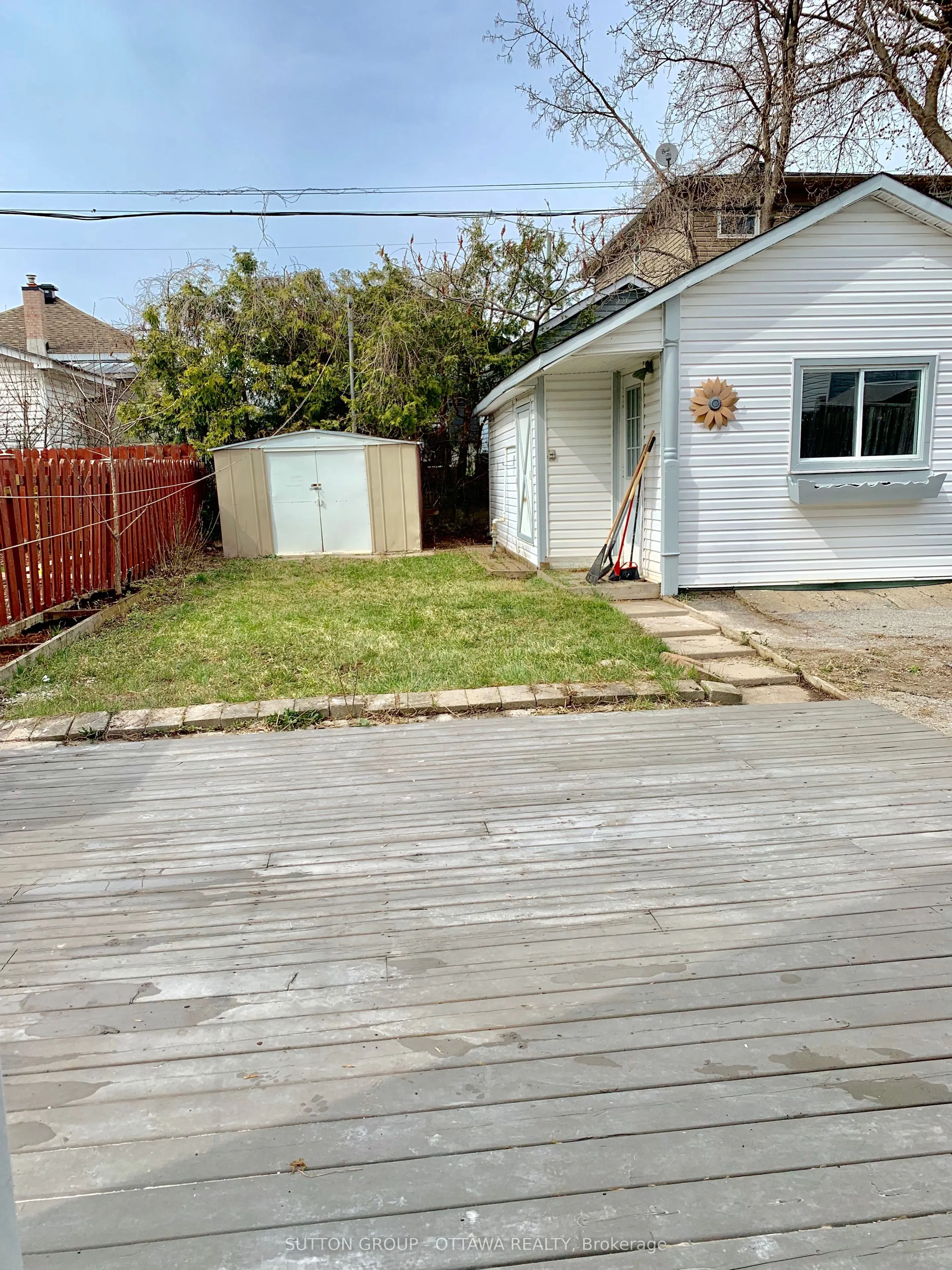 323 MONTFORT Street