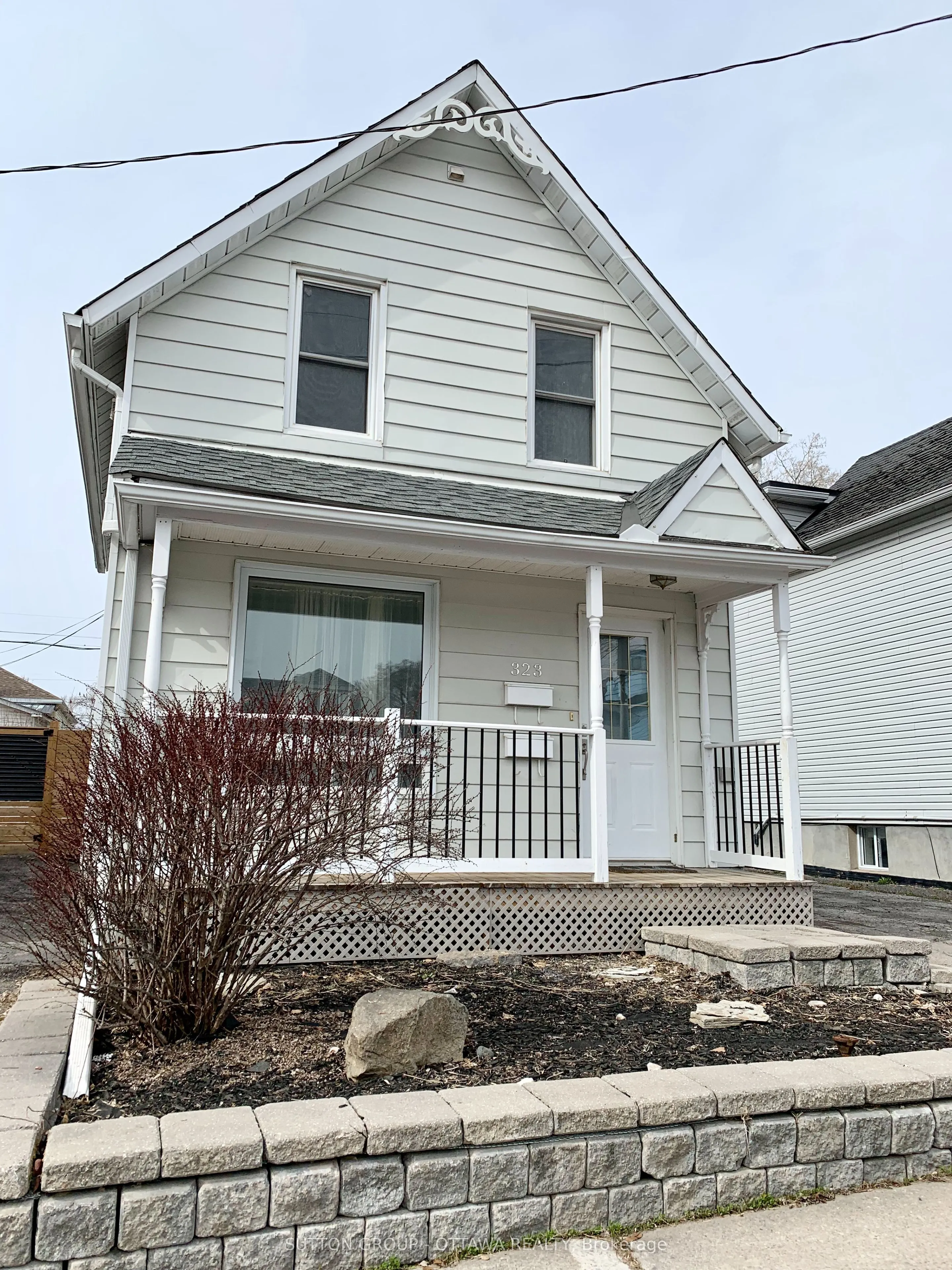 323 MONTFORT Street