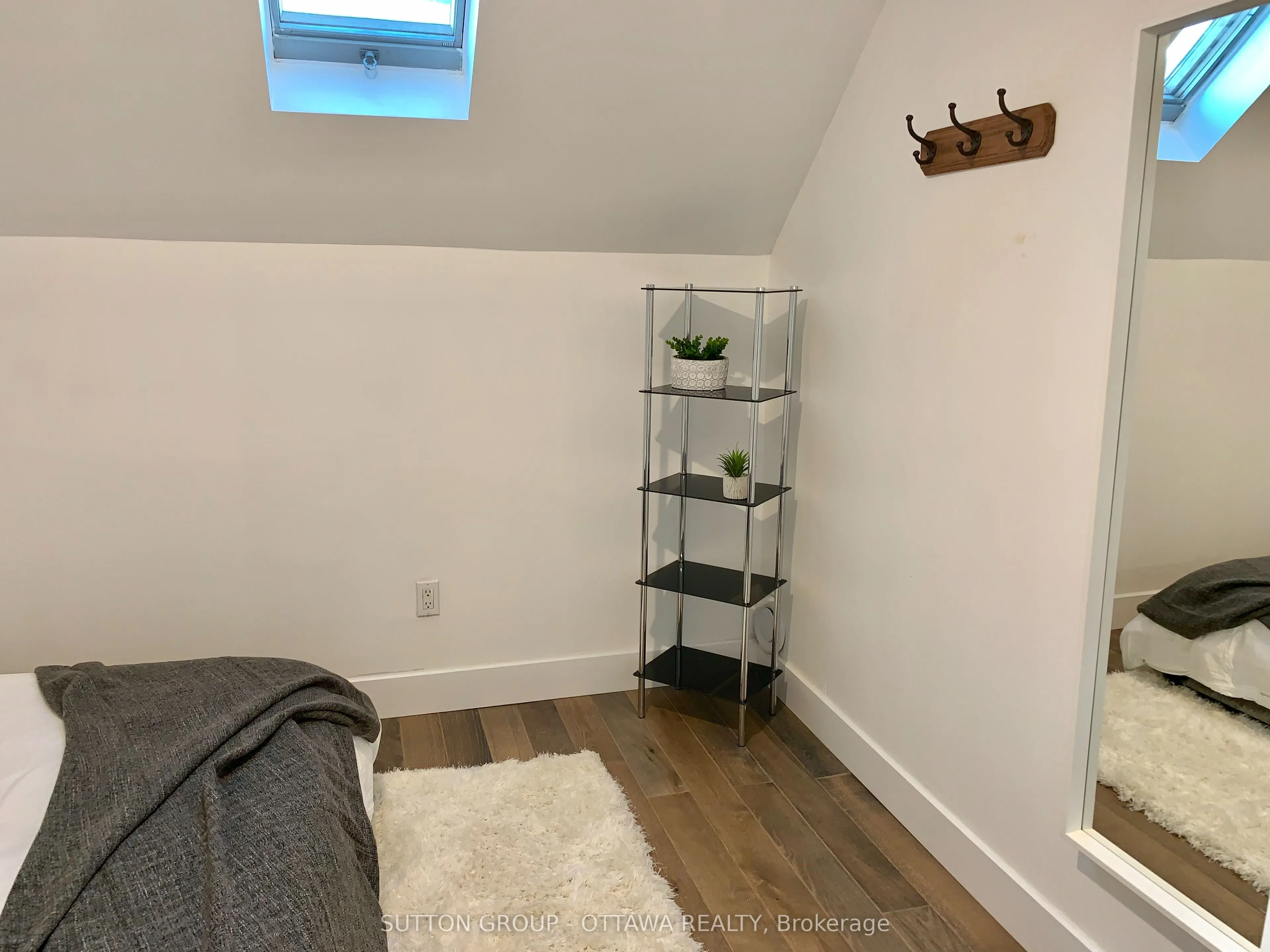 323 MONTFORT Street