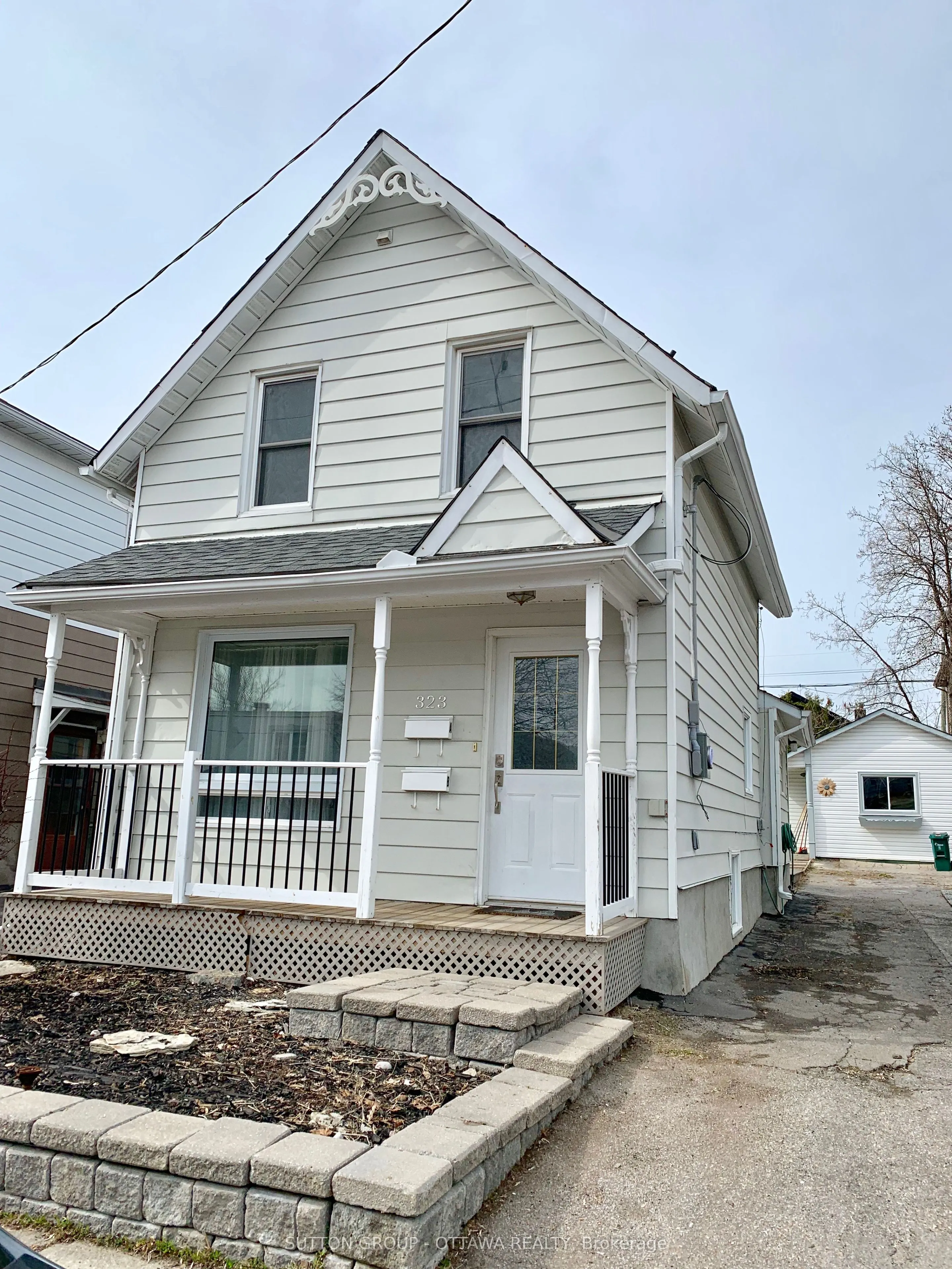 323 MONTFORT Street