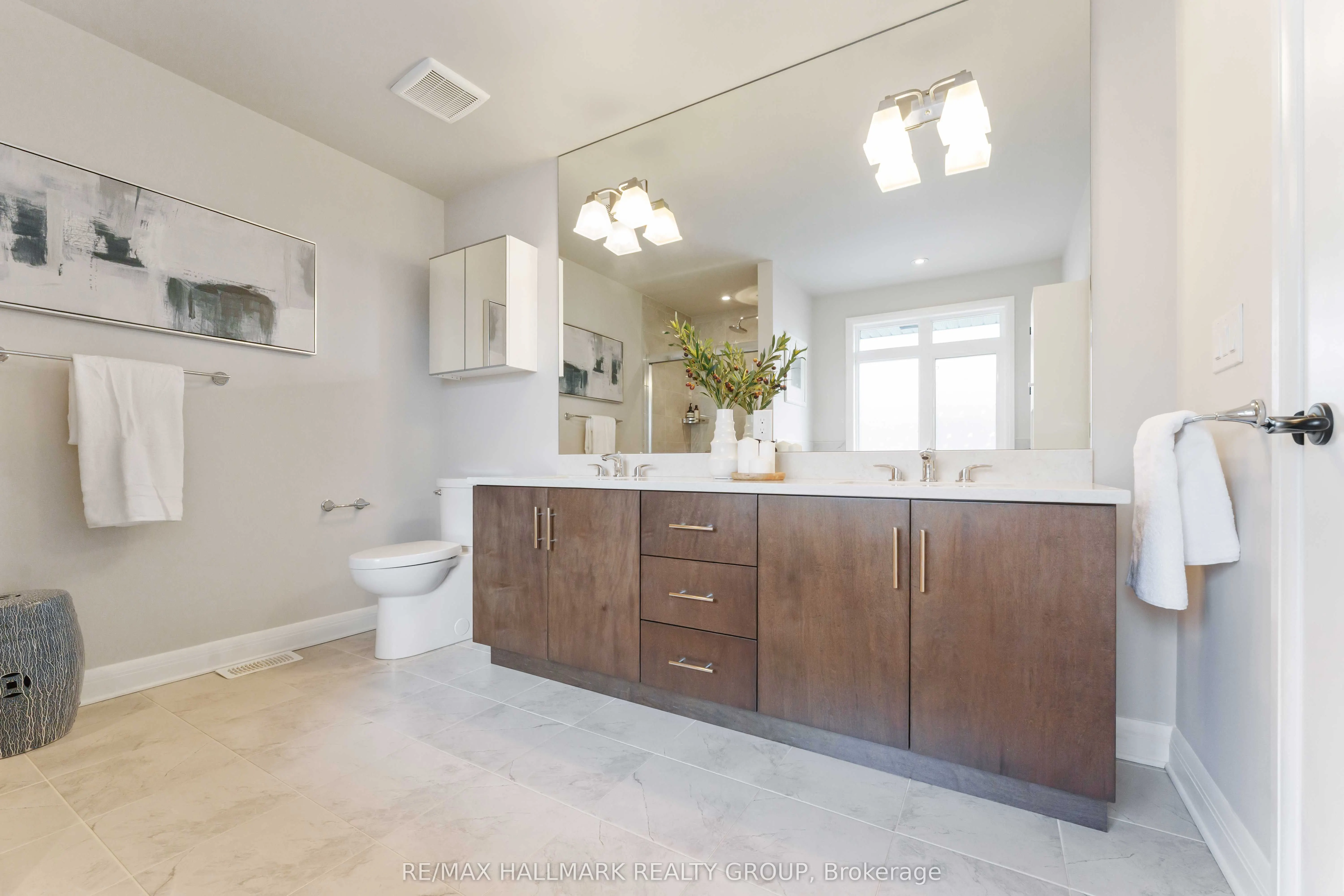 155 Escarpment Crescent