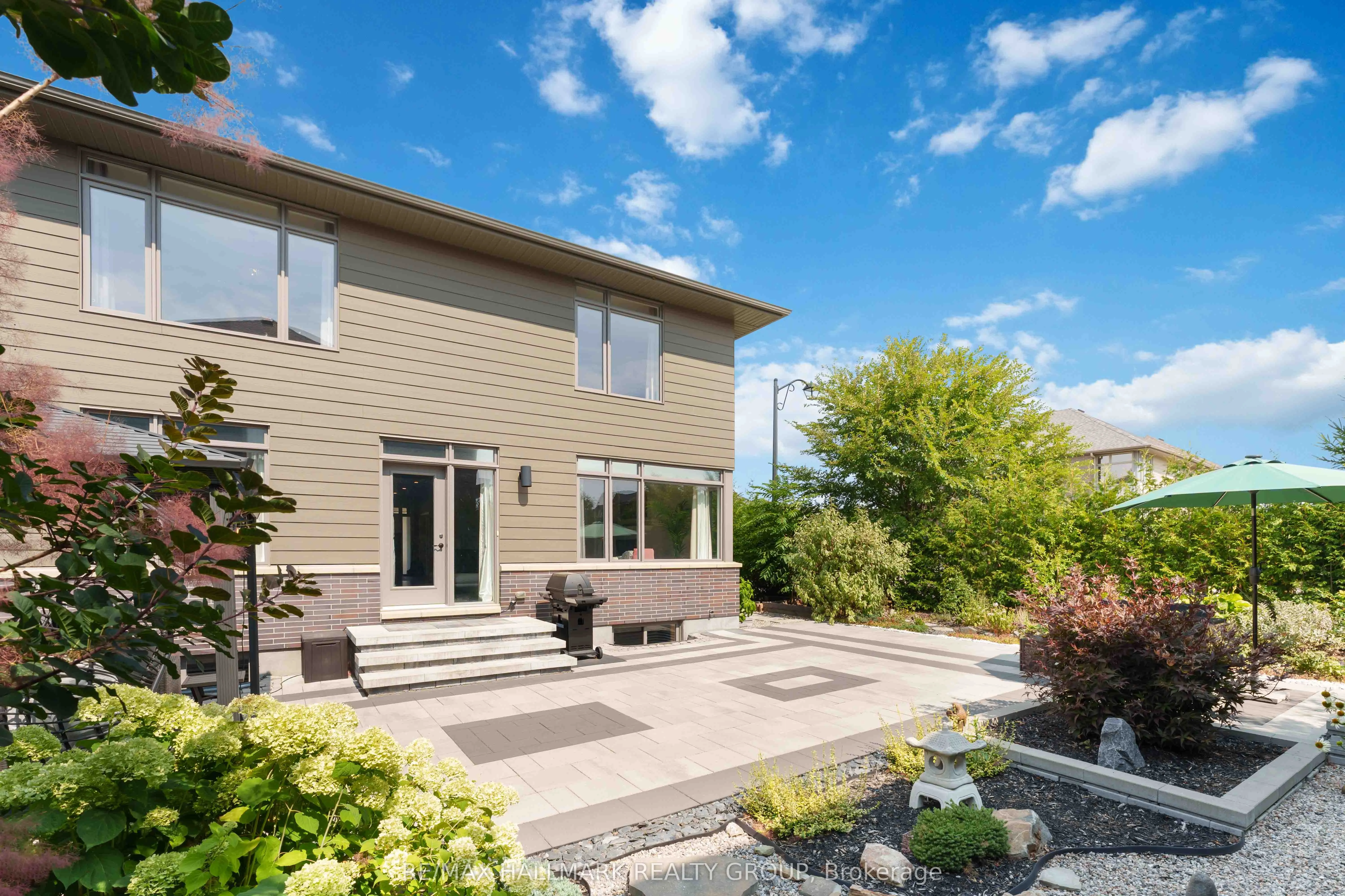 155 Escarpment Crescent