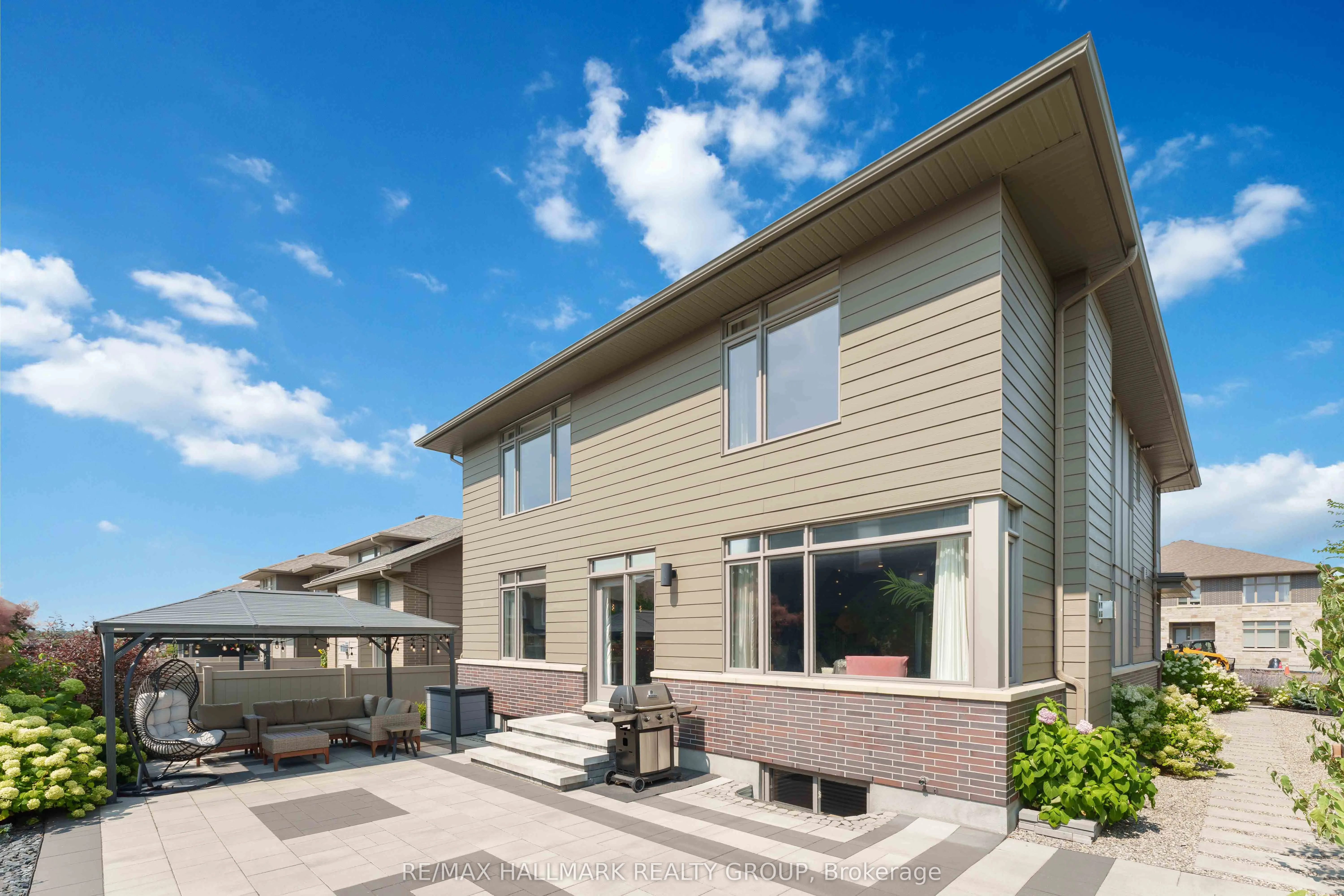 155 Escarpment Crescent