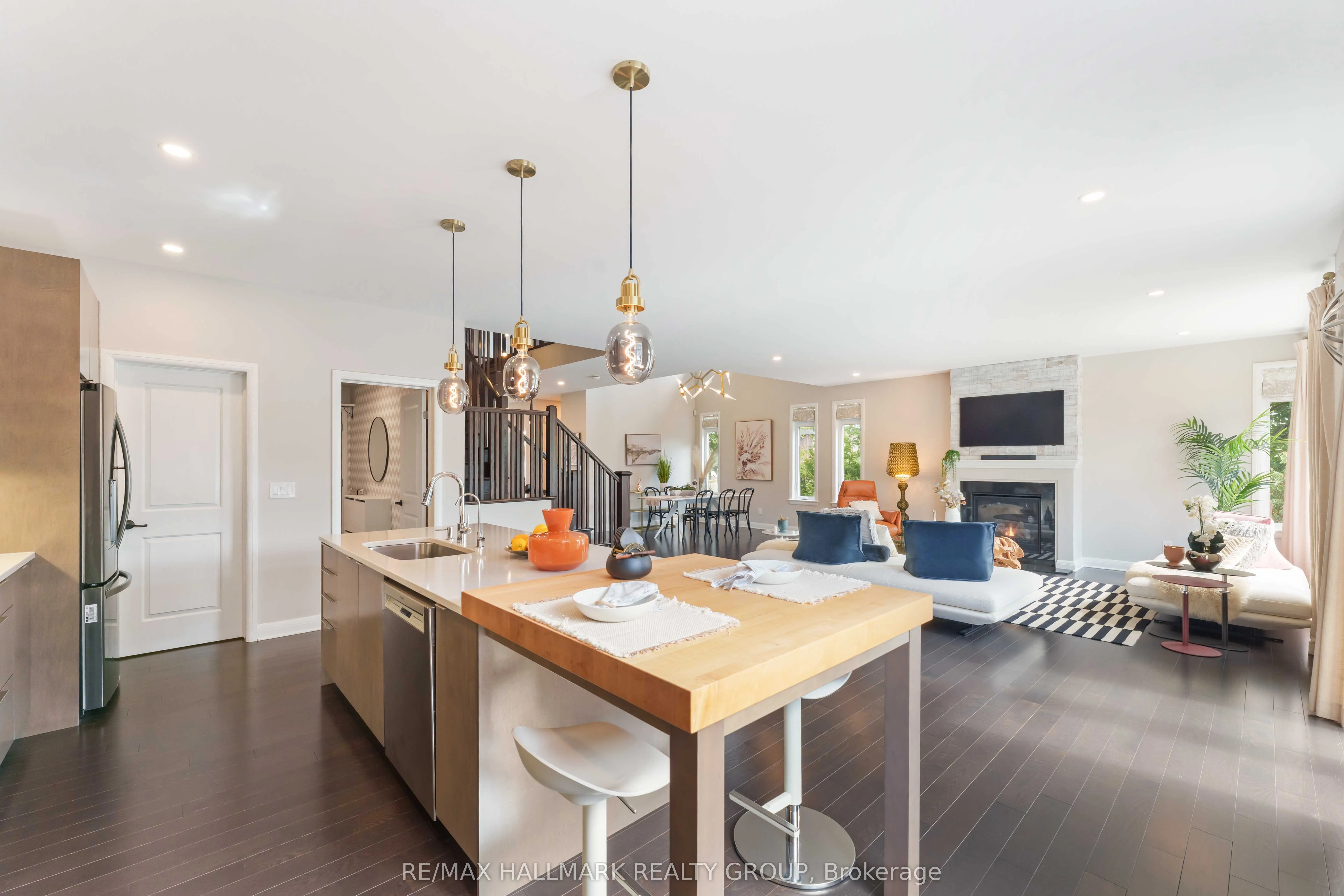 155 Escarpment Crescent