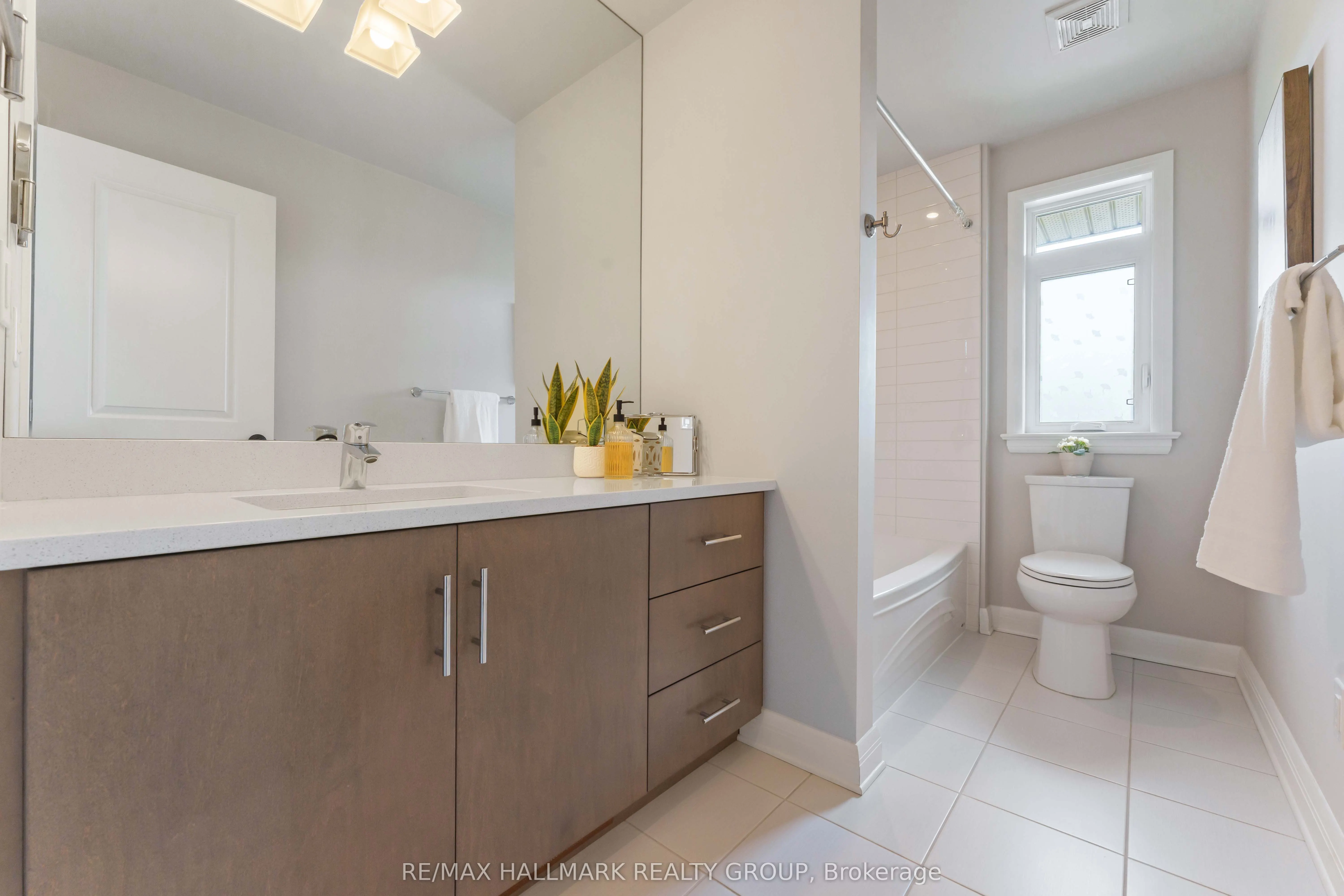 155 Escarpment Crescent