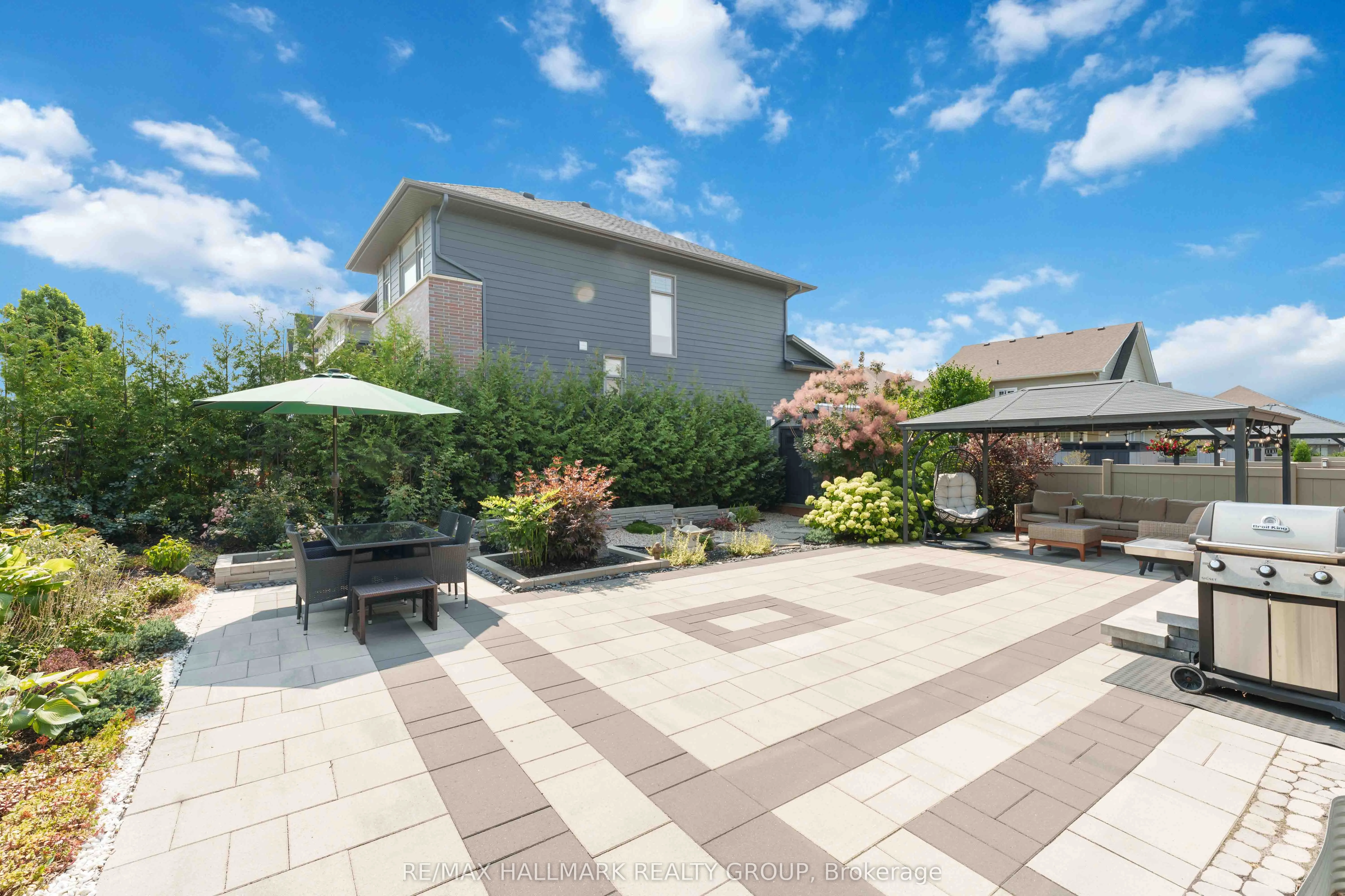 155 Escarpment Crescent