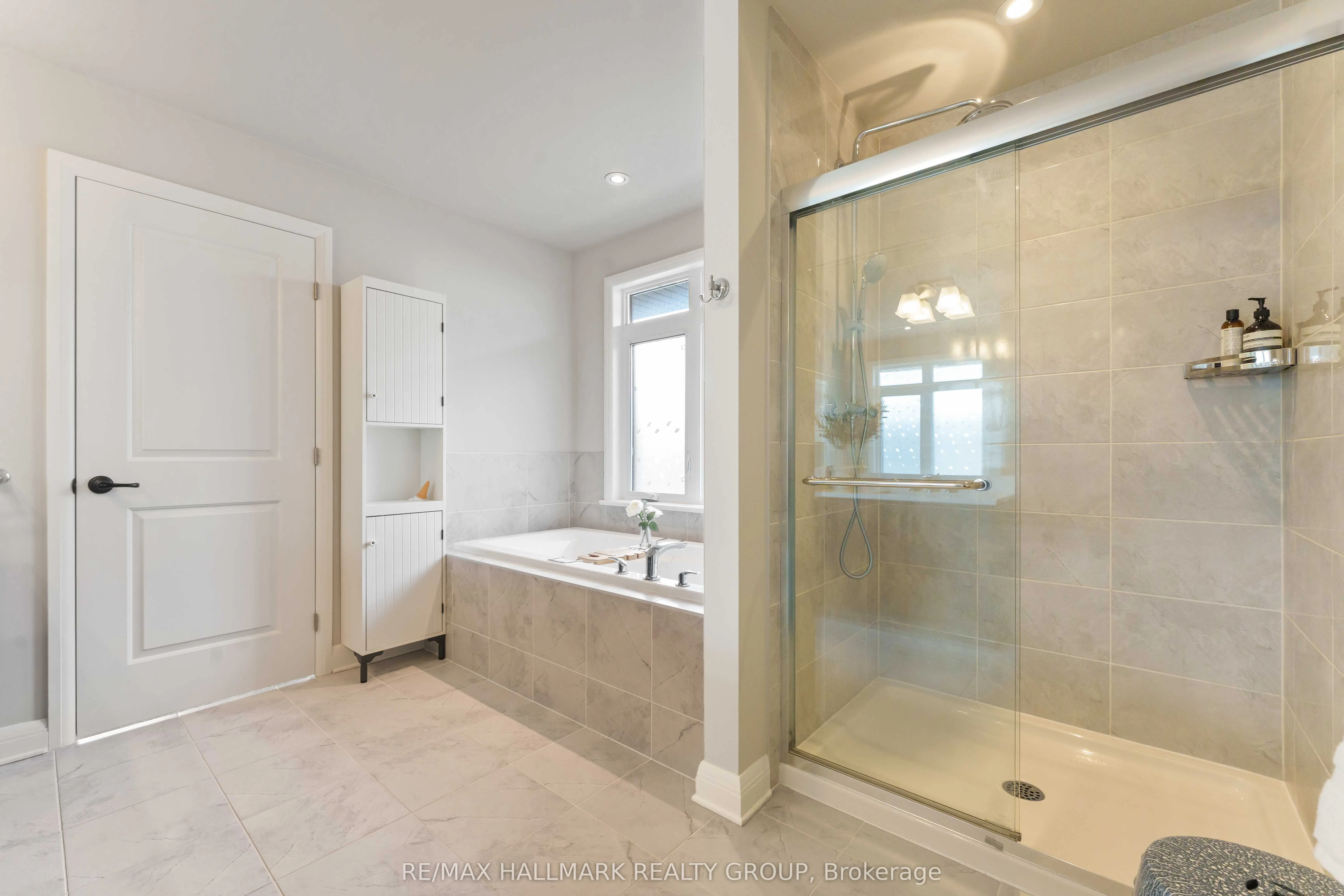 155 Escarpment Crescent