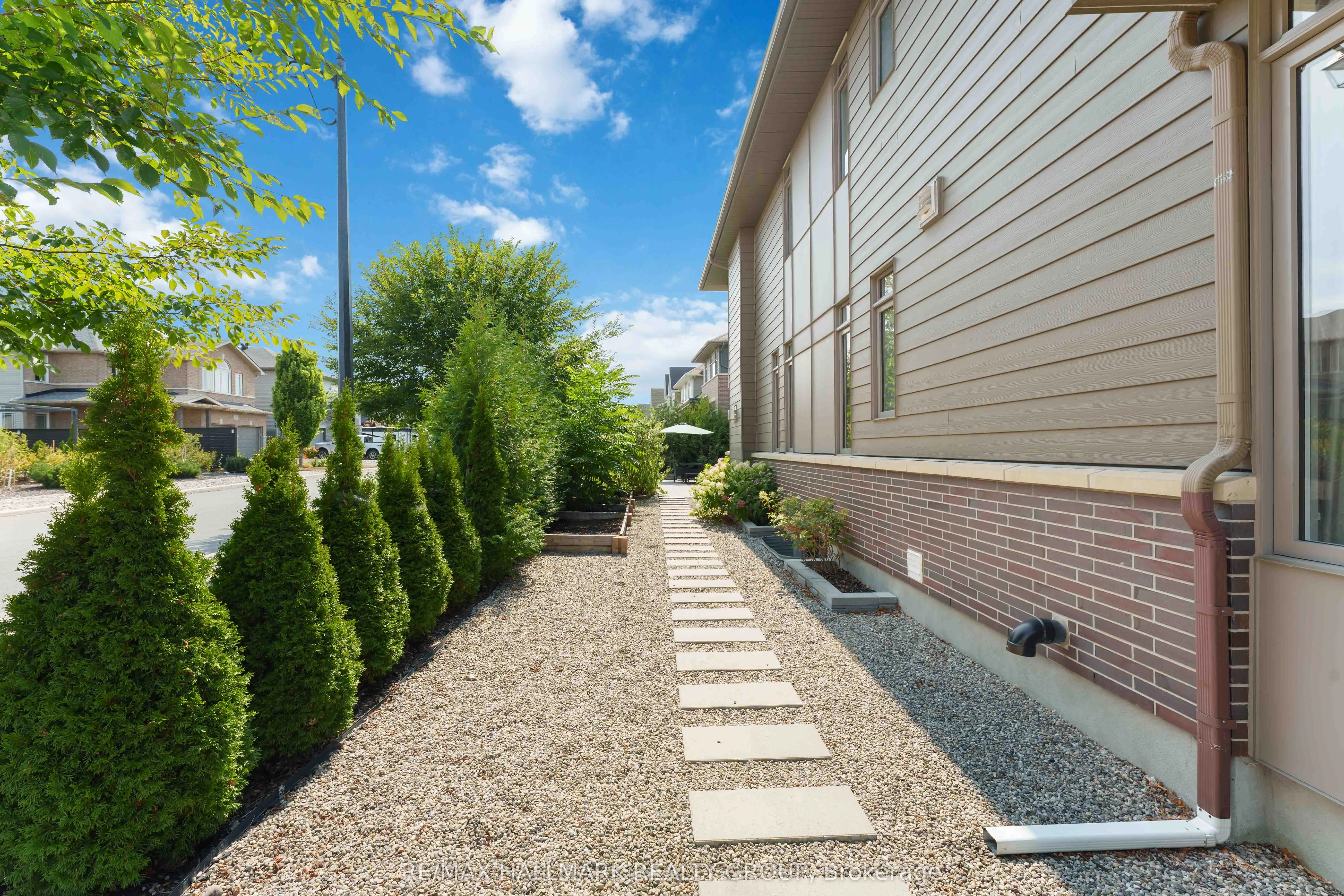 155 Escarpment Crescent