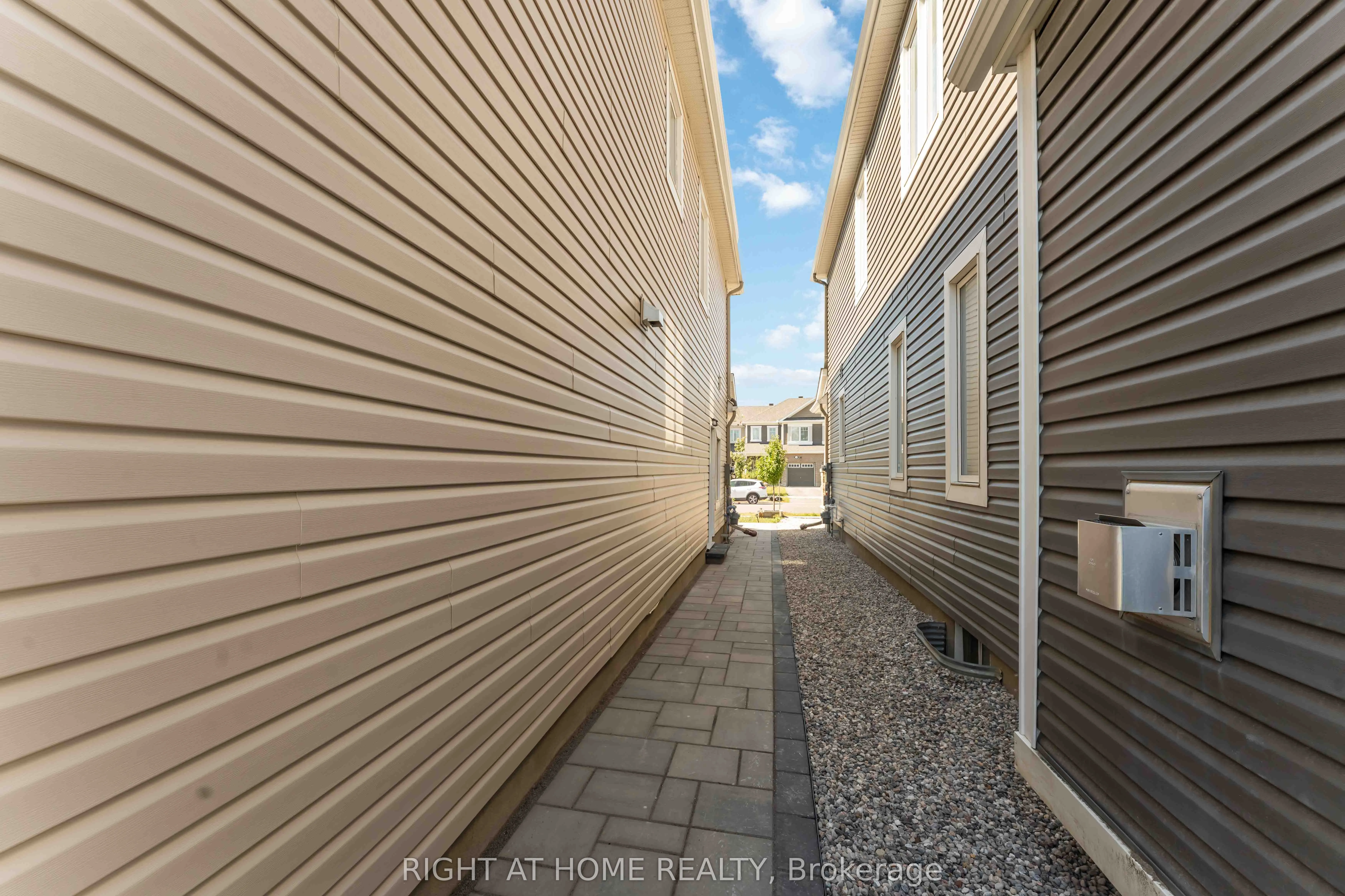 333 Rouncey Road
