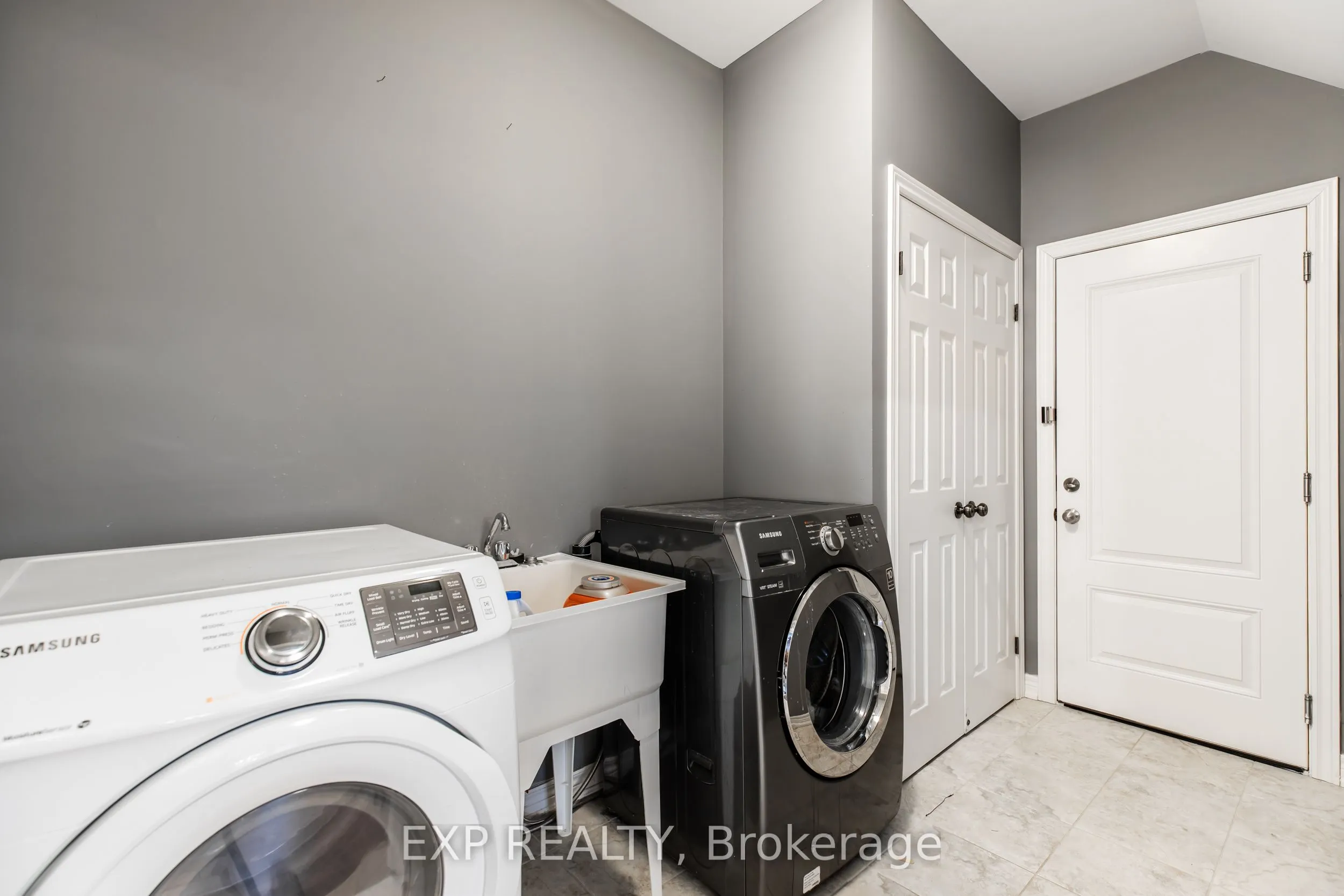 6544 SAM IORFIDA Drive