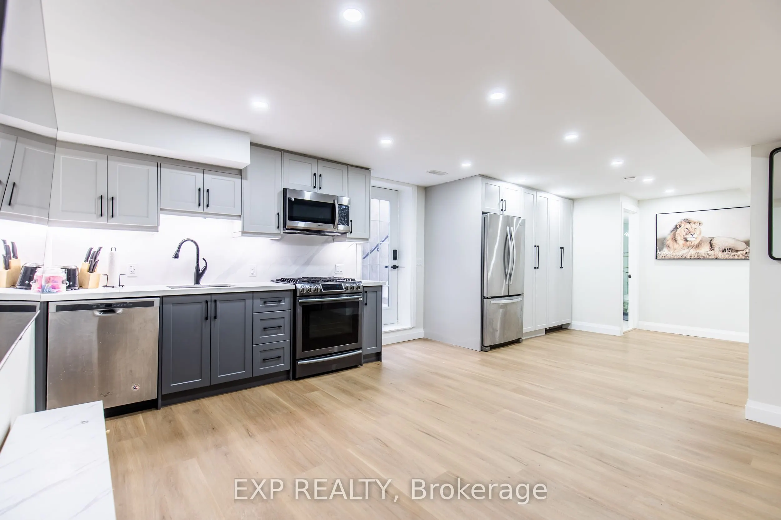 6544 SAM IORFIDA Drive