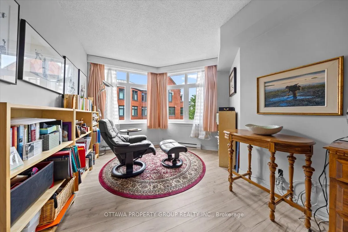 215 Somerset Street W