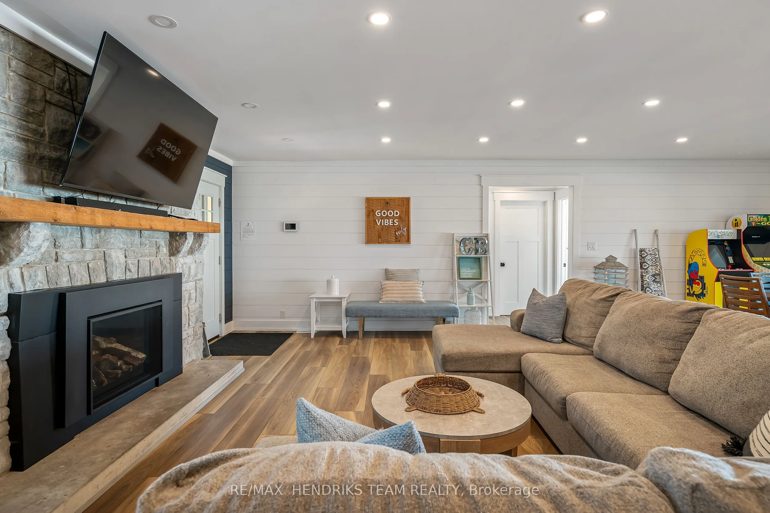 4111 Erie Road