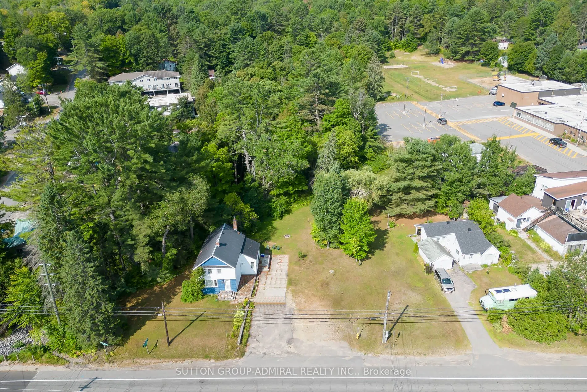 538 Muskoka Road N, #3