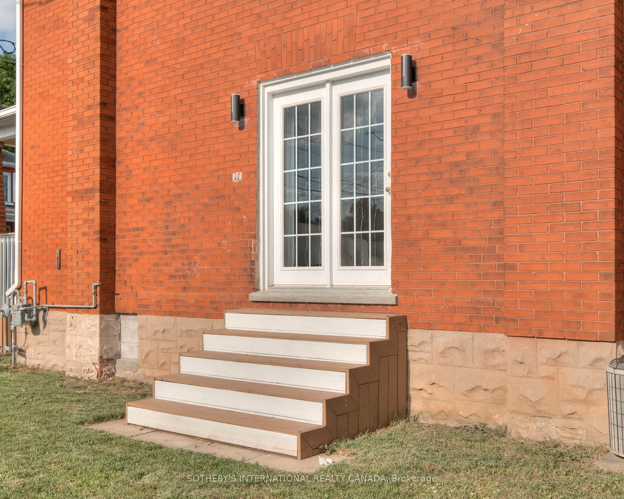 129 Elliott Street