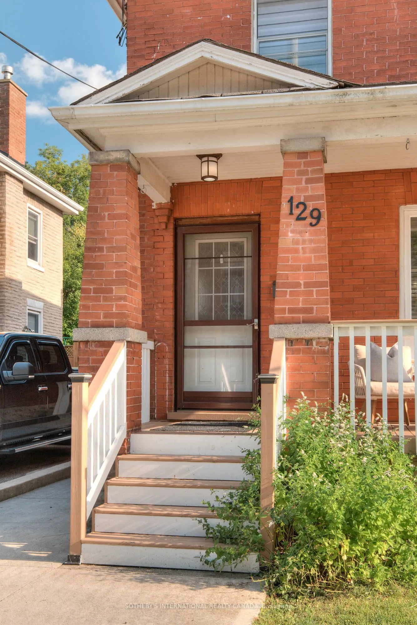 129 Elliott Street