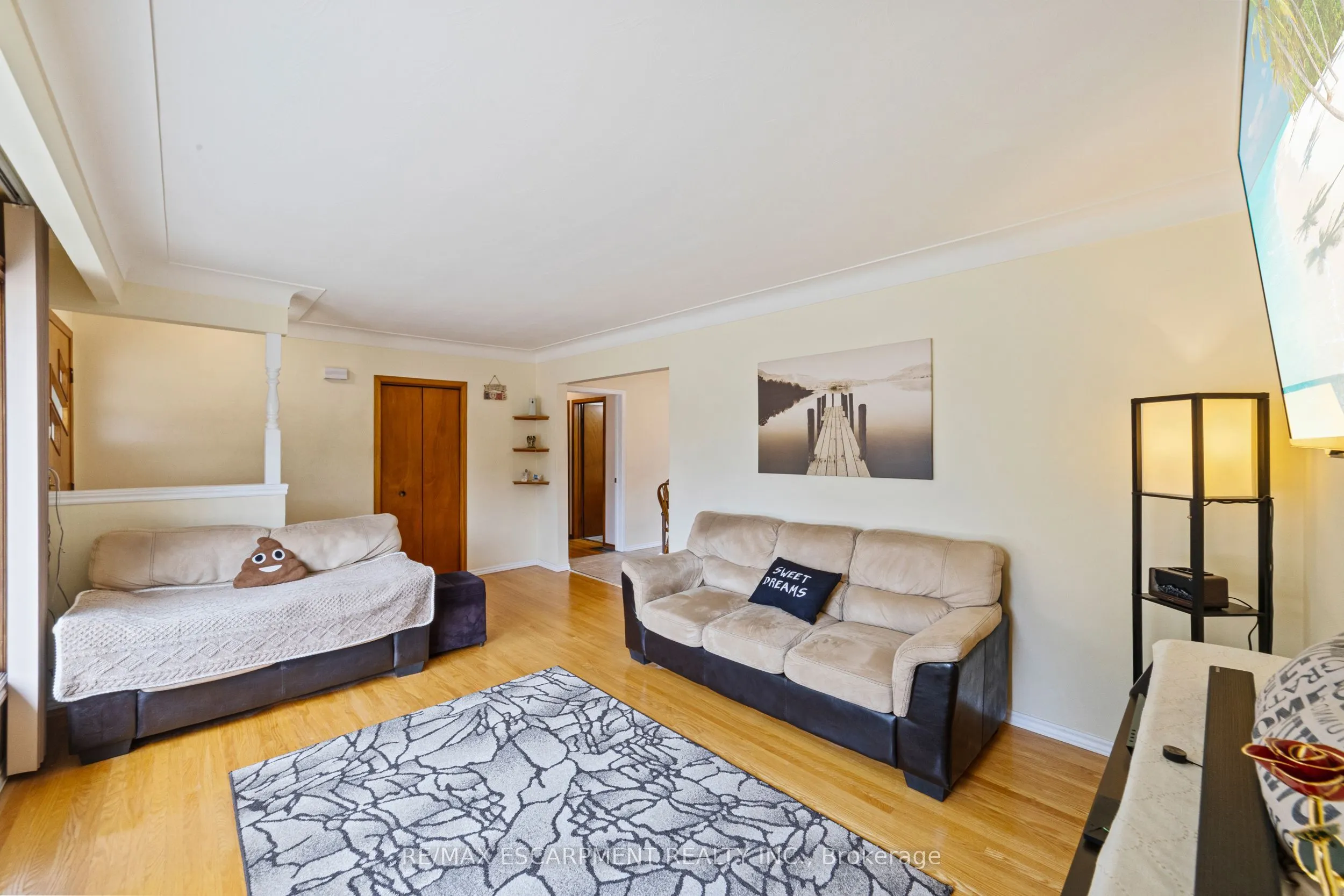 46 BLUEBIRD Avenue