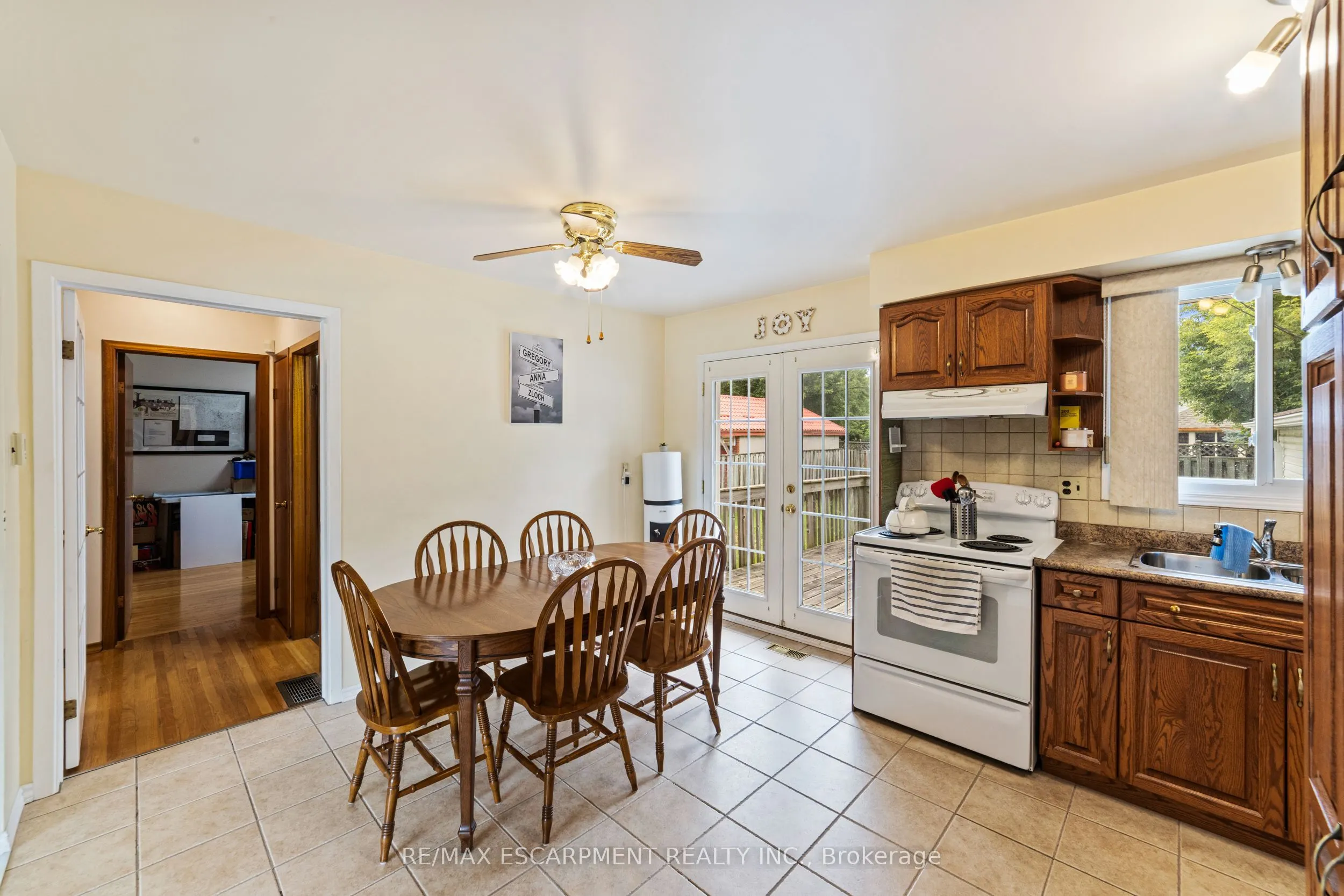 46 BLUEBIRD Avenue