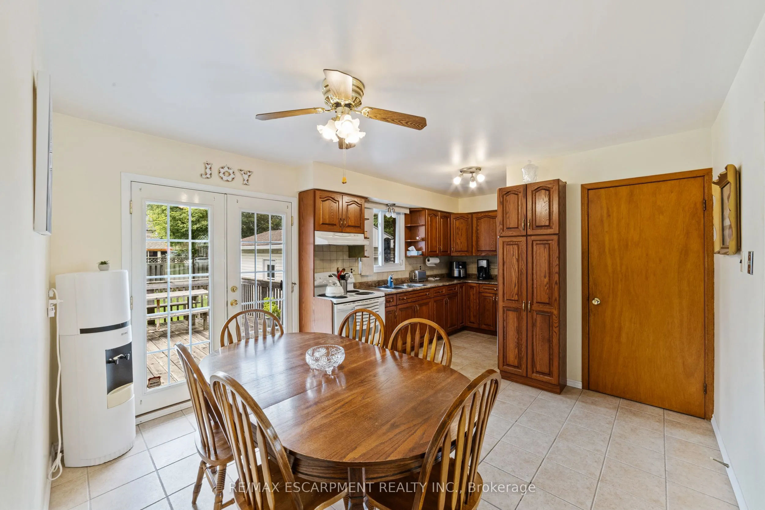 46 BLUEBIRD Avenue