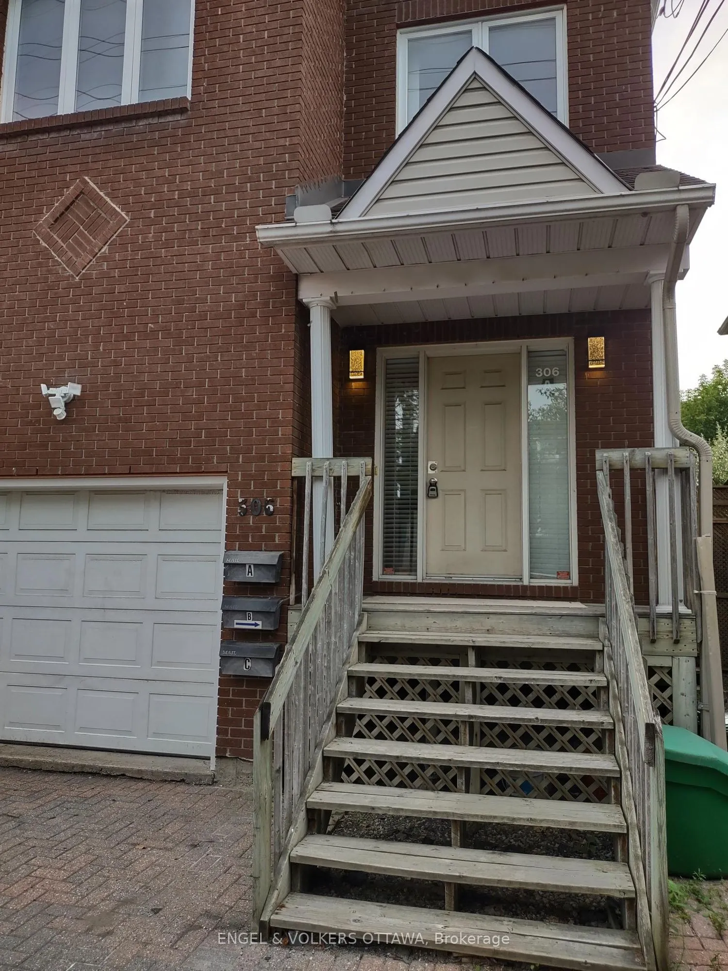 306 PRESLAND Road, #B