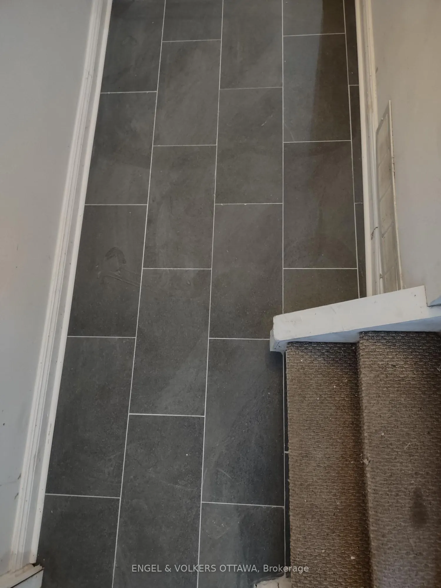 306 PRESLAND Road, #B