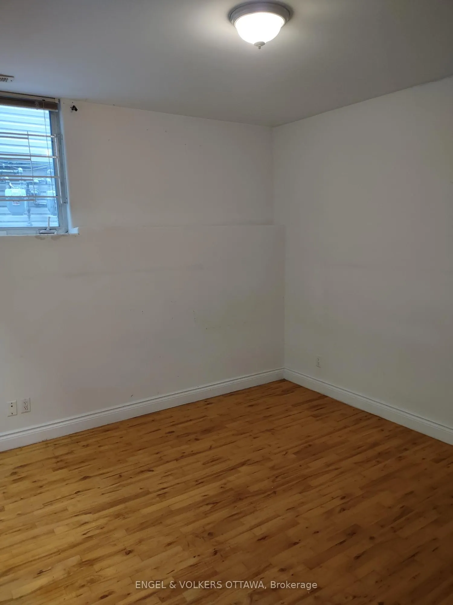 306 PRESLAND Road, #B
