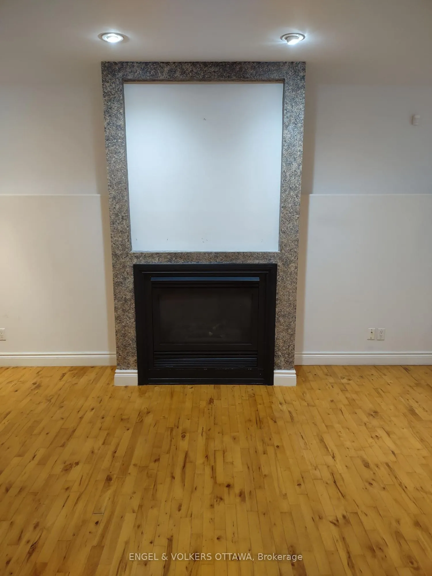 306 PRESLAND Road, #B