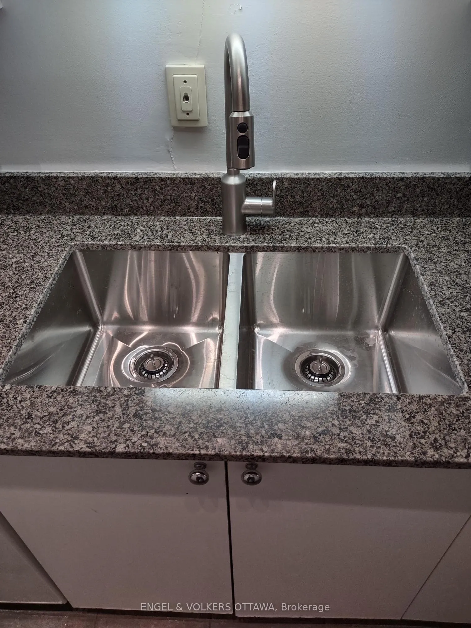 306 PRESLAND Road, #B