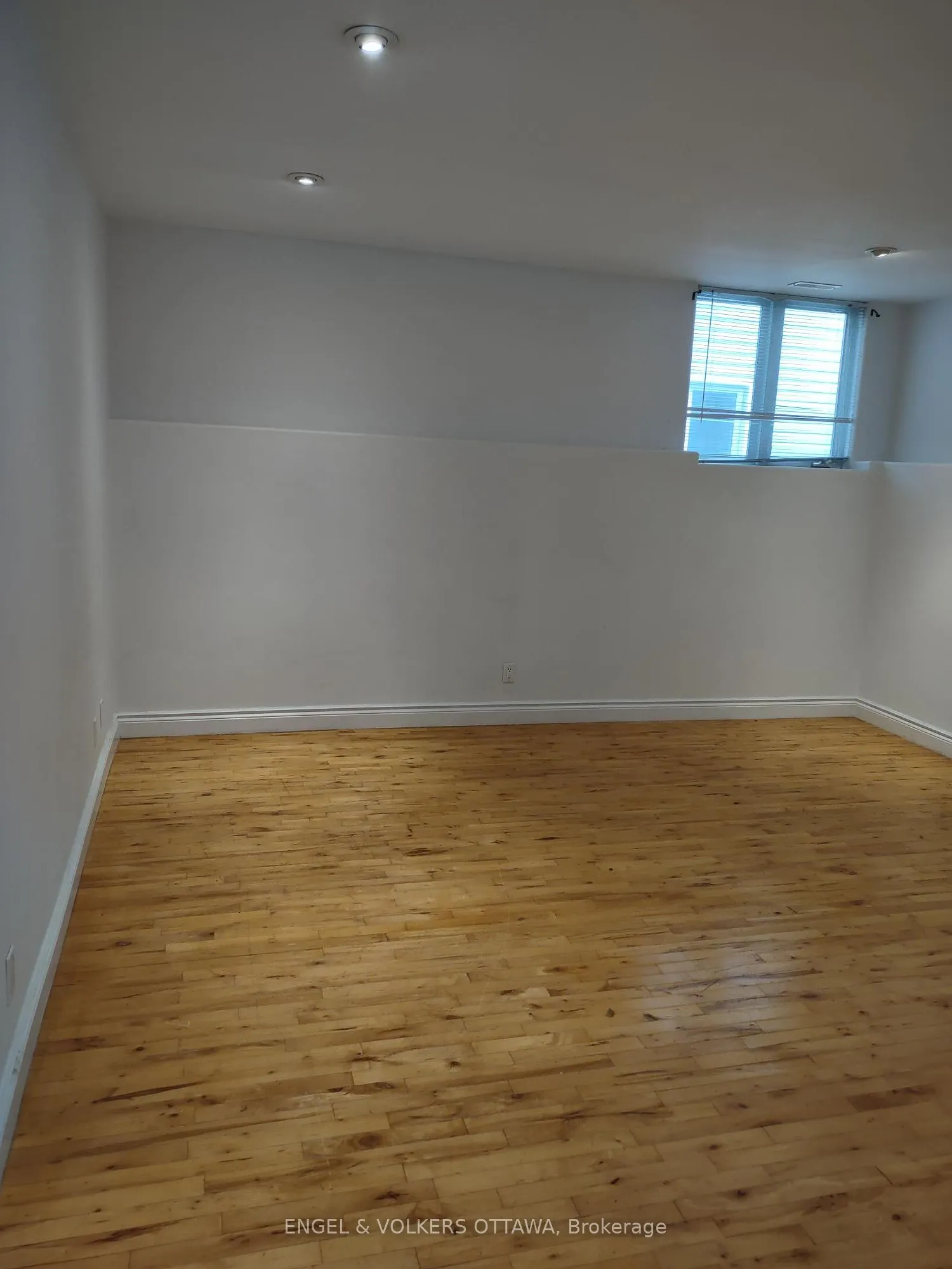 306 PRESLAND Road, #B