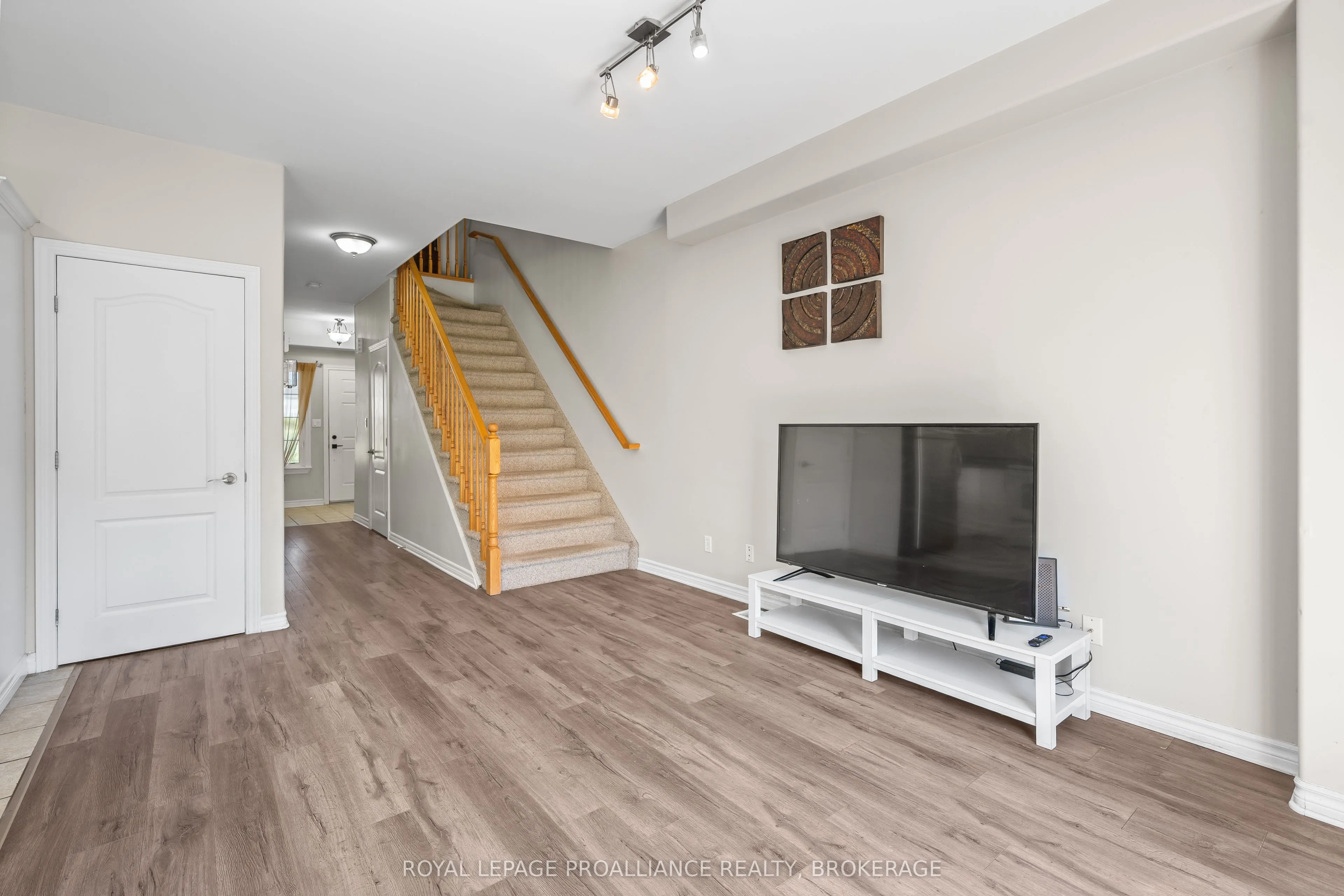 908 Swanfield Street