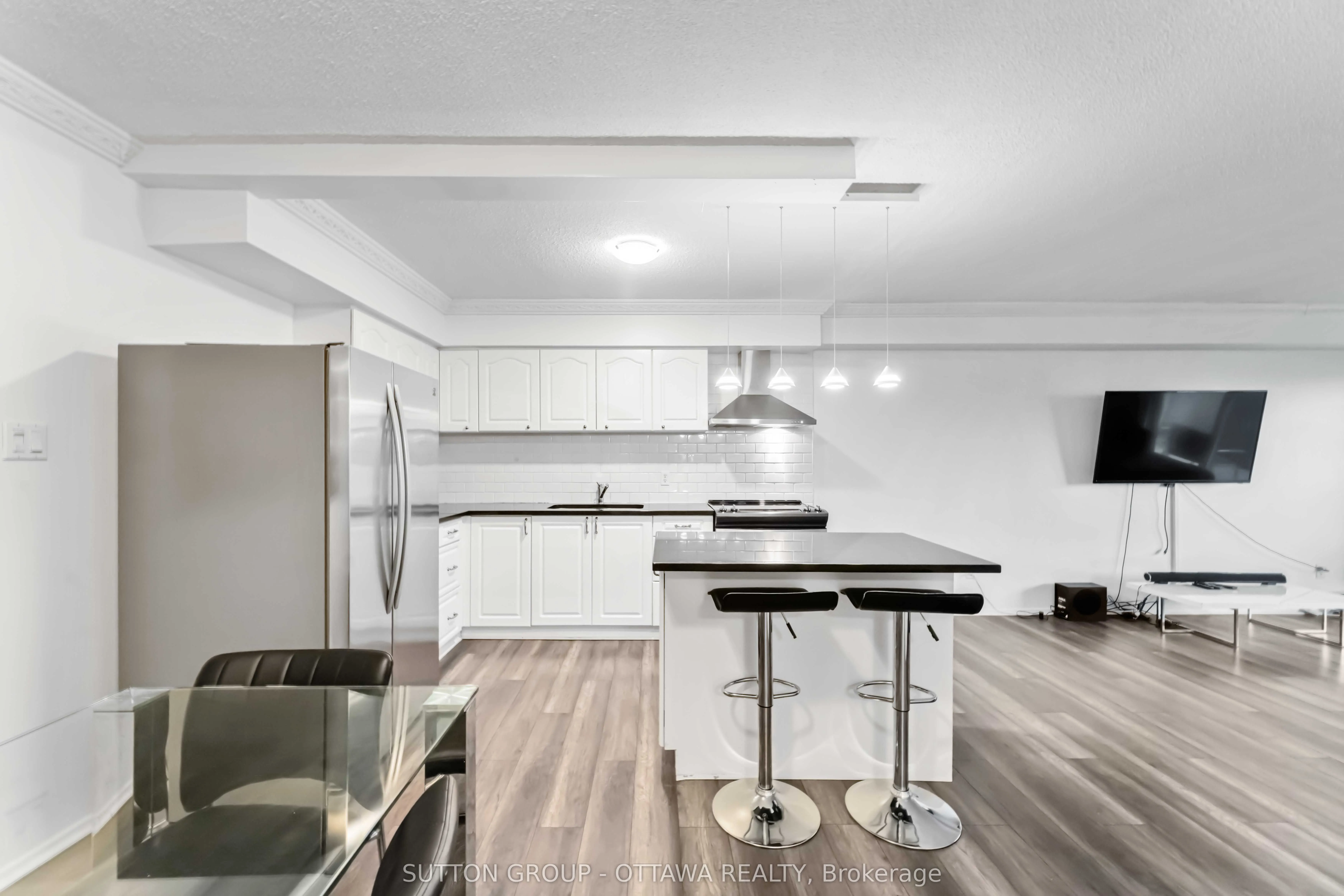 158C McArthur Avenue, #705