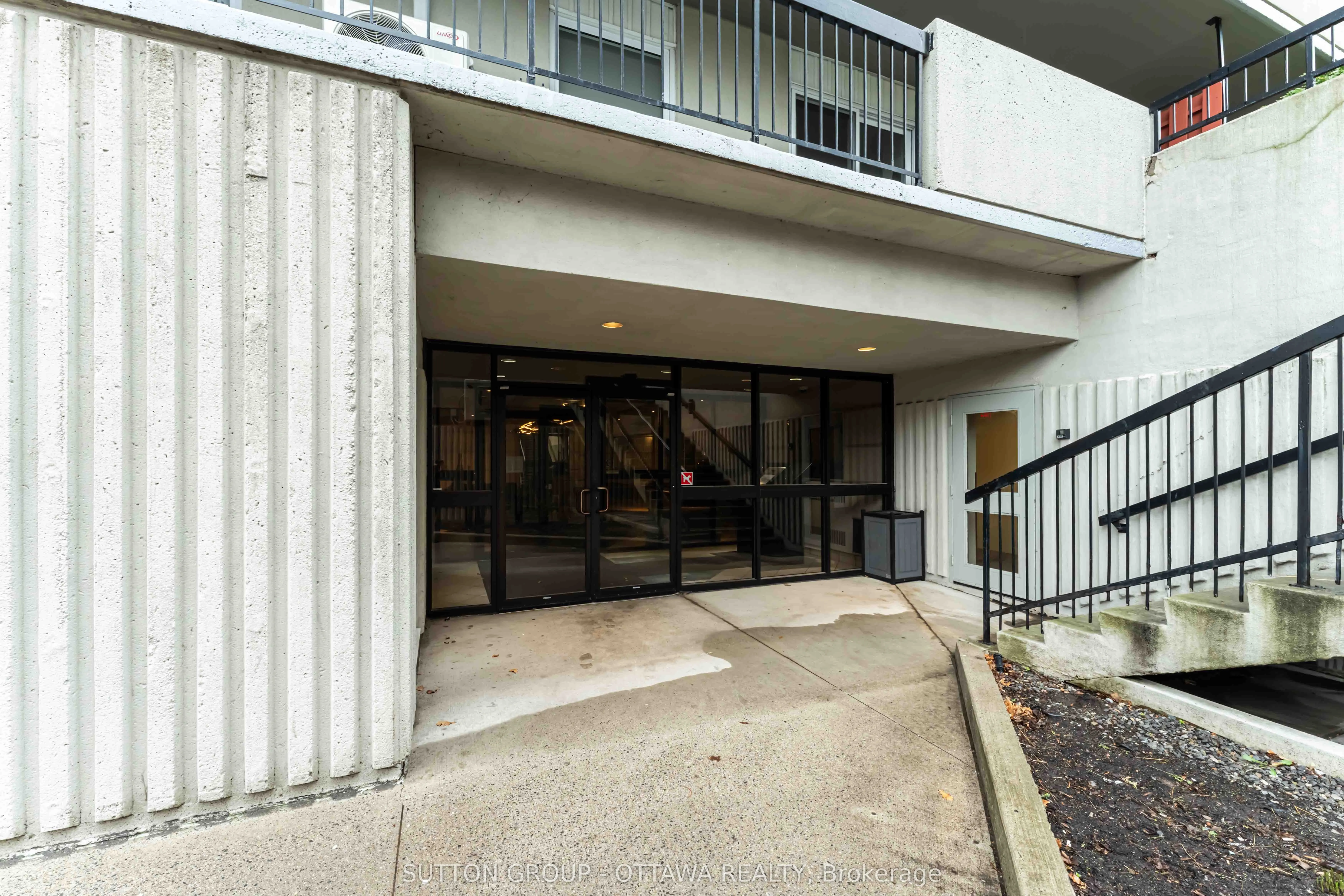 158C McArthur Avenue, #705