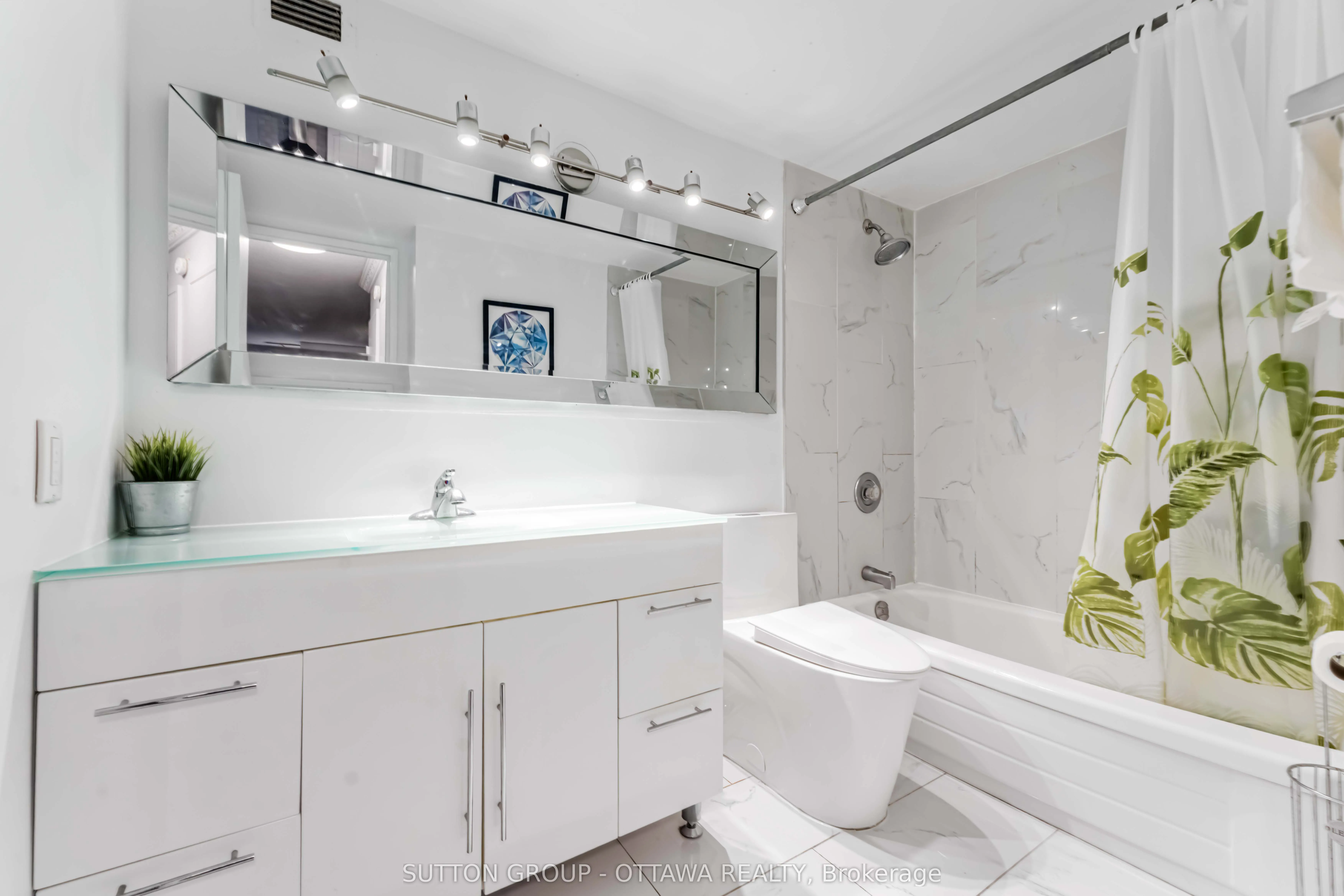 158C McArthur Avenue, #705