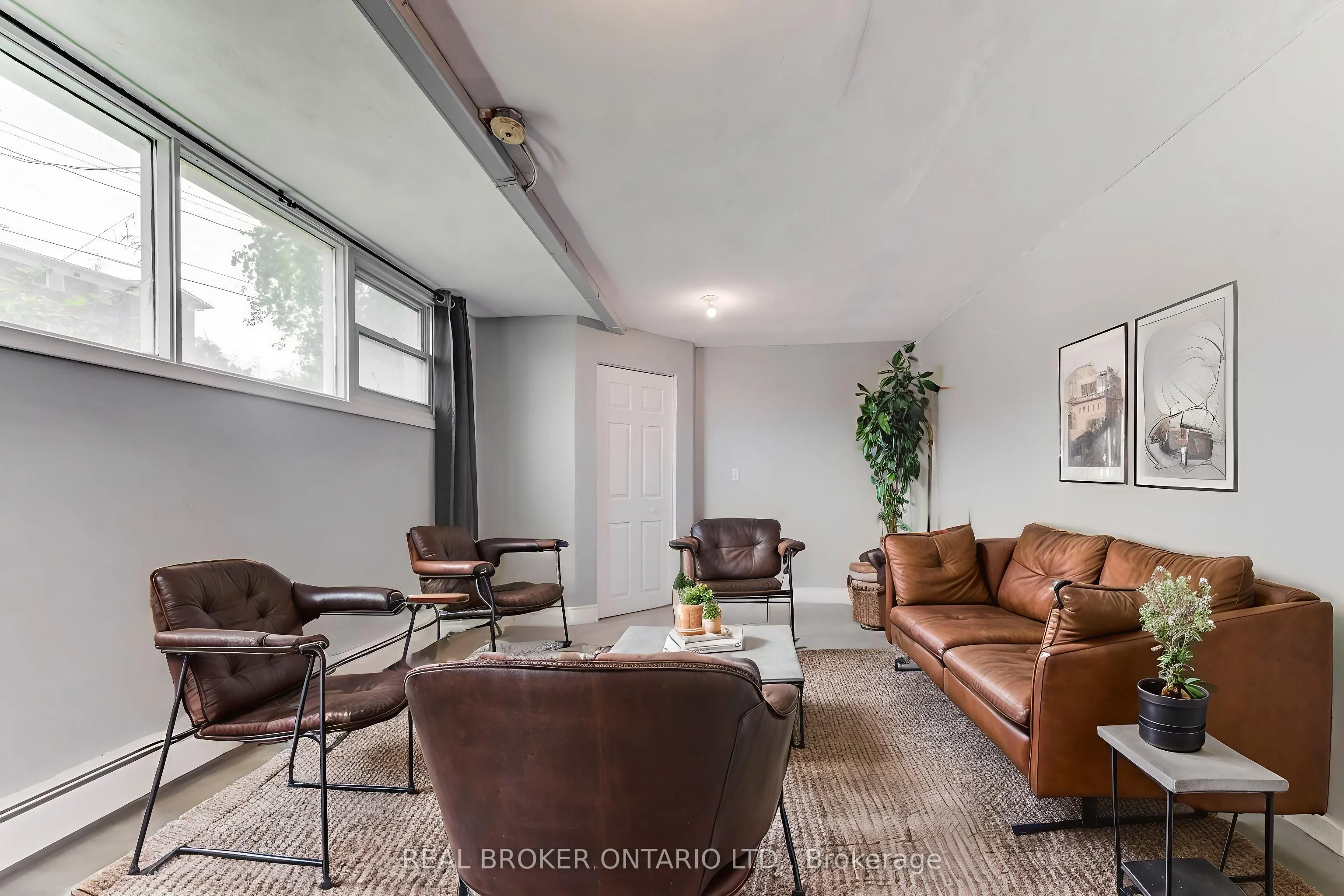318 Erb Street, #1