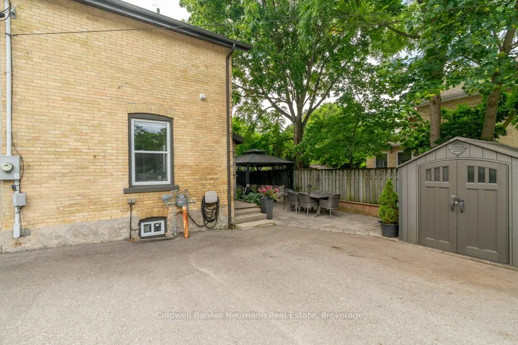 394 Woolwich Street