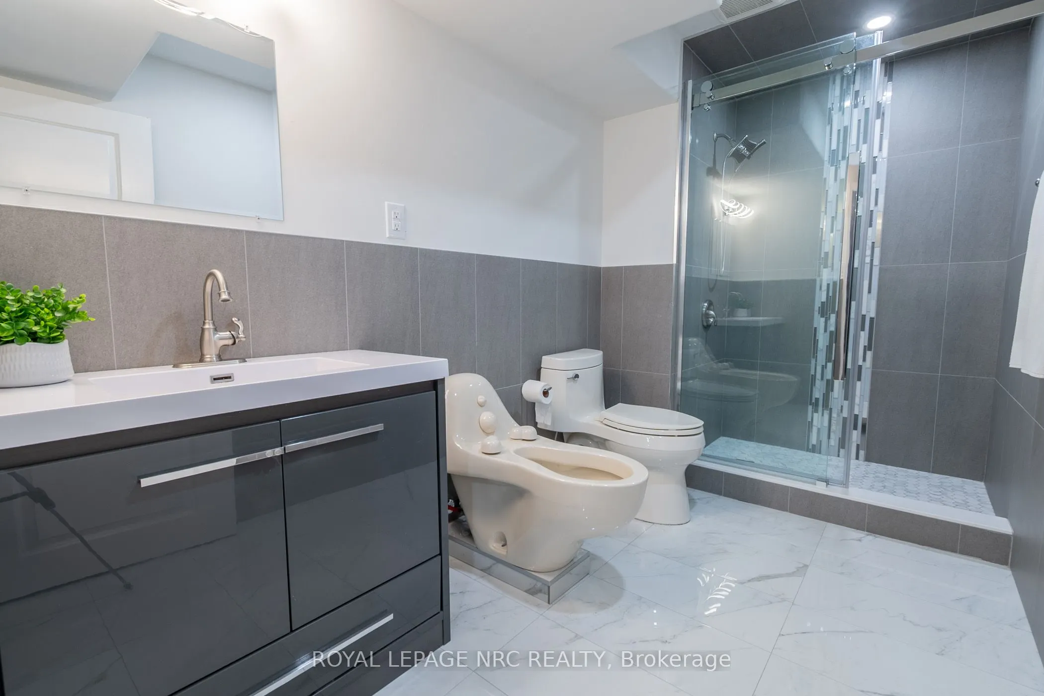 3571 Whispering Woods Trail